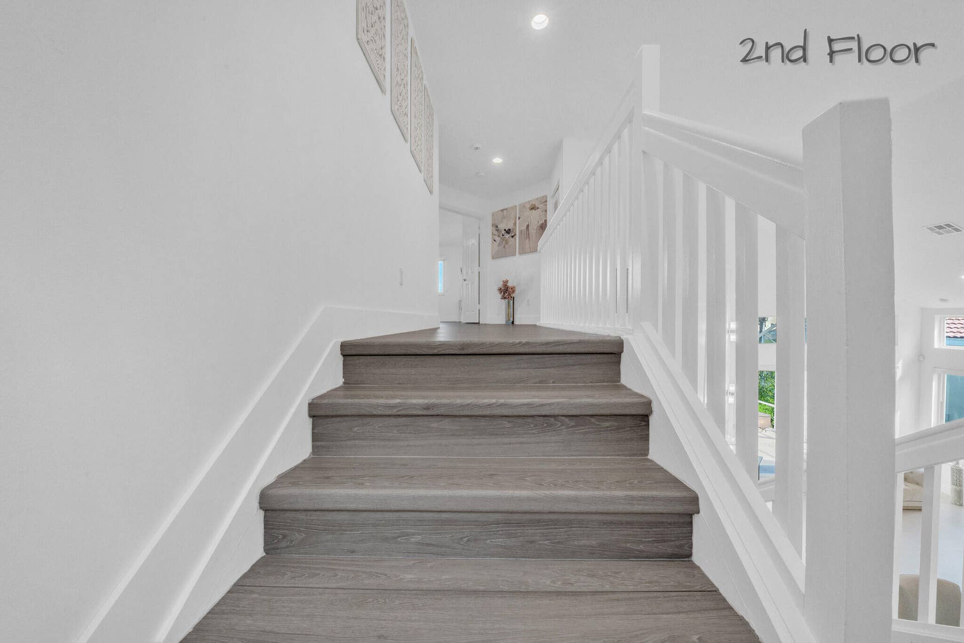 10237 NW 53rd Court, Coral Springs, FL 33076 15 Stairwell (2)