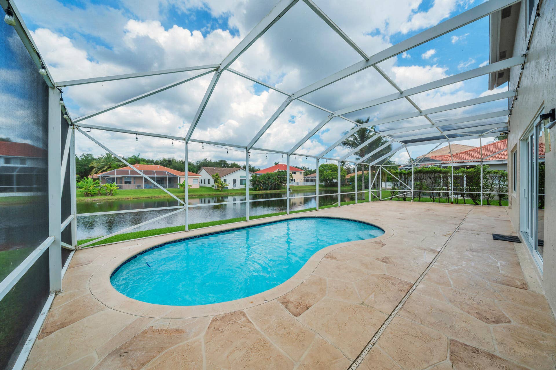 10237 NW 53rd Court, Coral Springs, FL 33076 10 Pool + backyard (01)