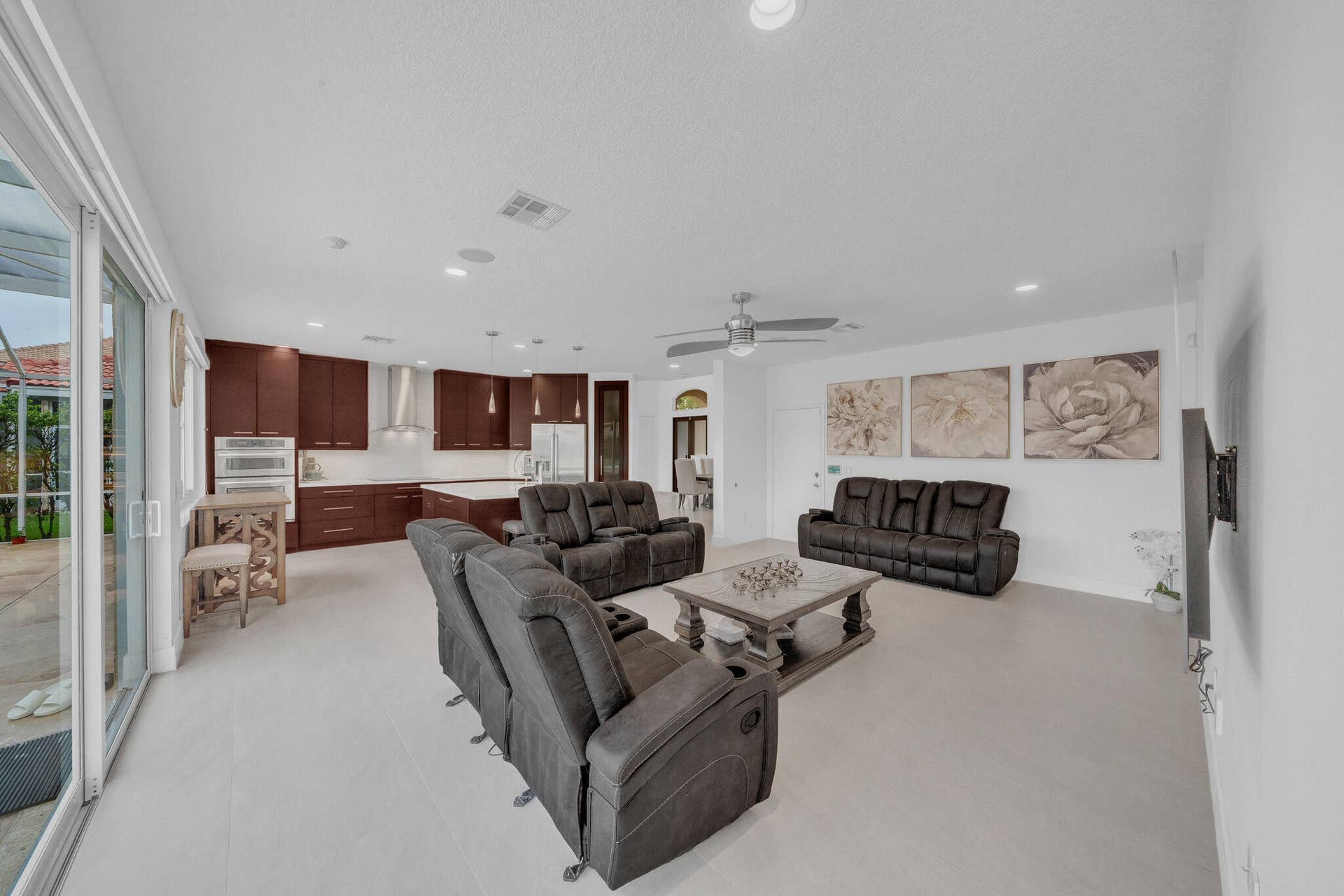 10237 NW 53rd Court, Coral Springs, FL 33076 13 Family Area (1)