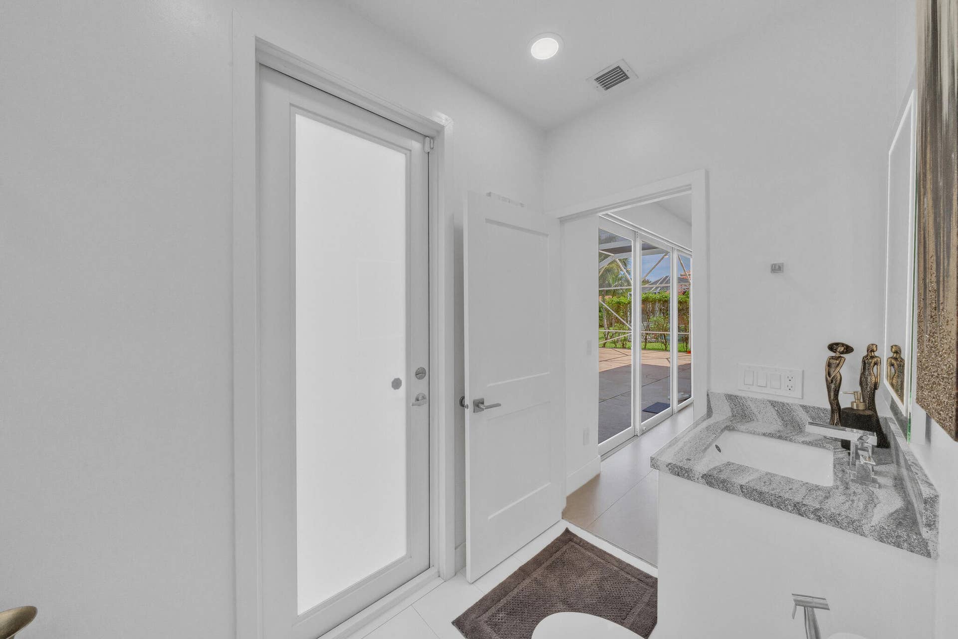 10237 NW 53rd Court, Coral Springs, FL 33076 9 Cabana Bath (1)