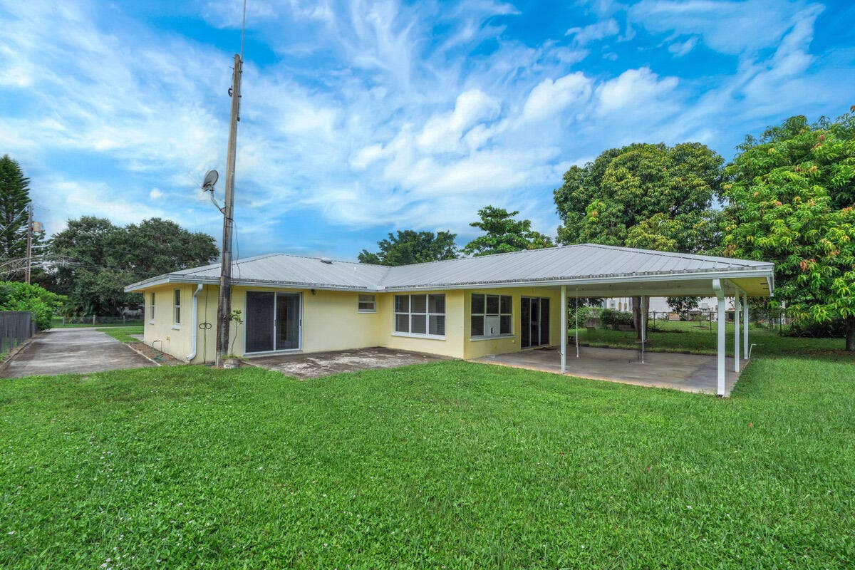 446 SANTA FE Road, West Palm Beach, FL 33406 22 Backyard (1)