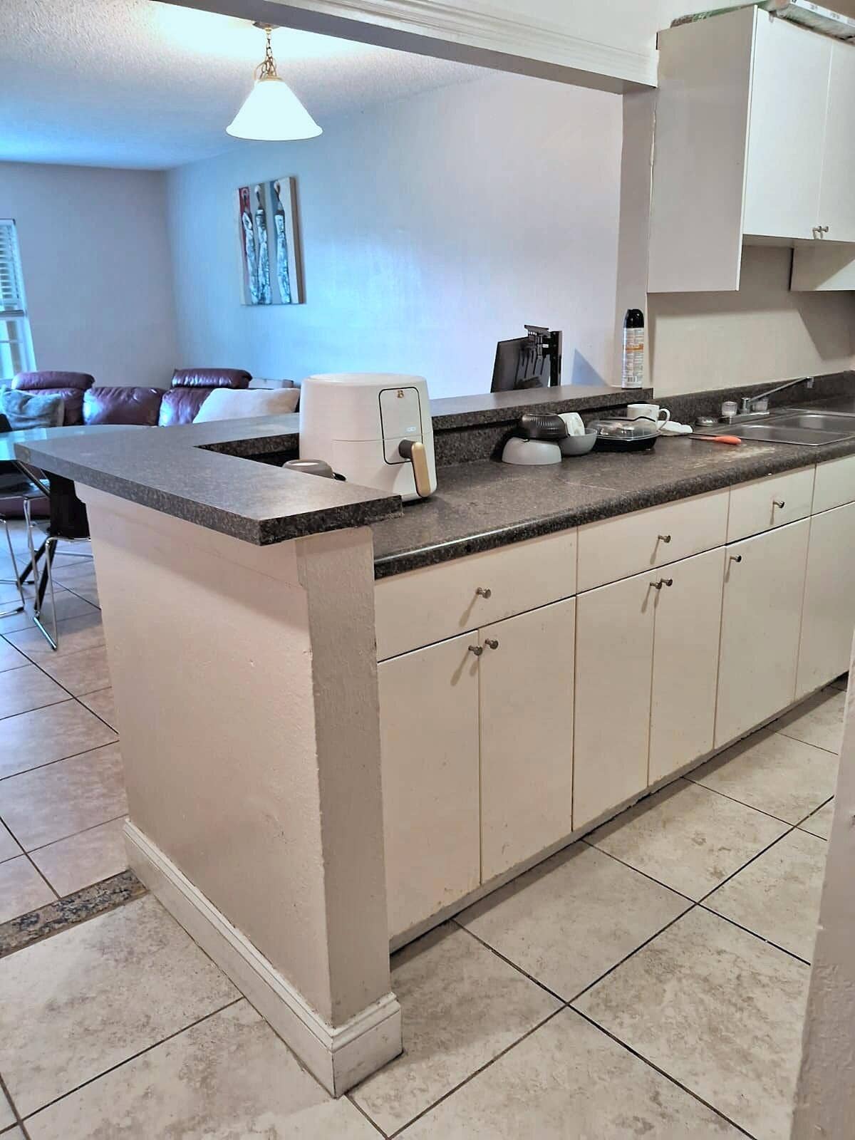 4334 NW 9TH Avenue, #7-2D, Deerfield Beach, FL 33064 07_Kitchen-Counter