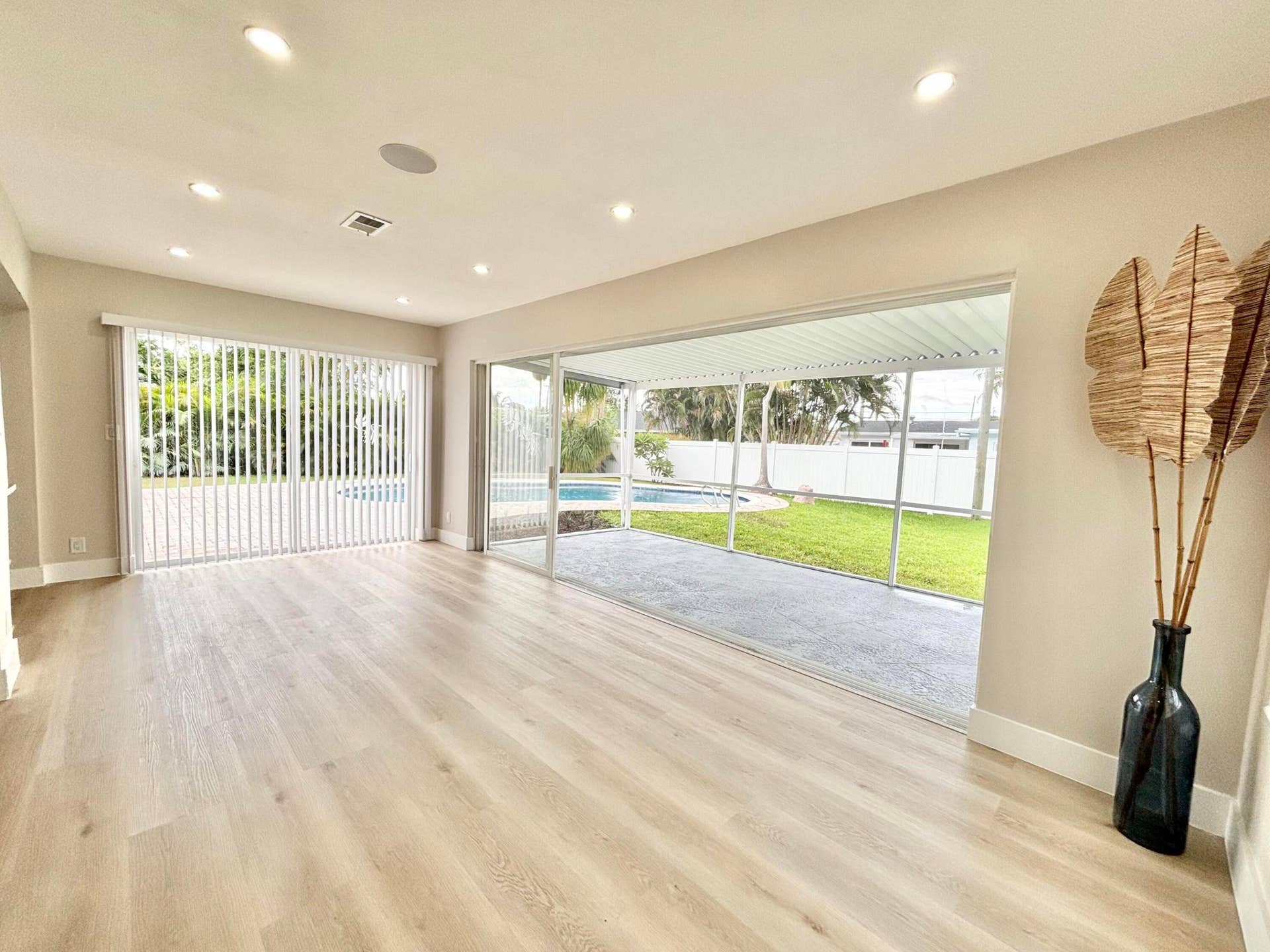 470 NE 45TH Street, Boca Raton, FL 33431 Sliders roll all the way for indoor & outdoor living