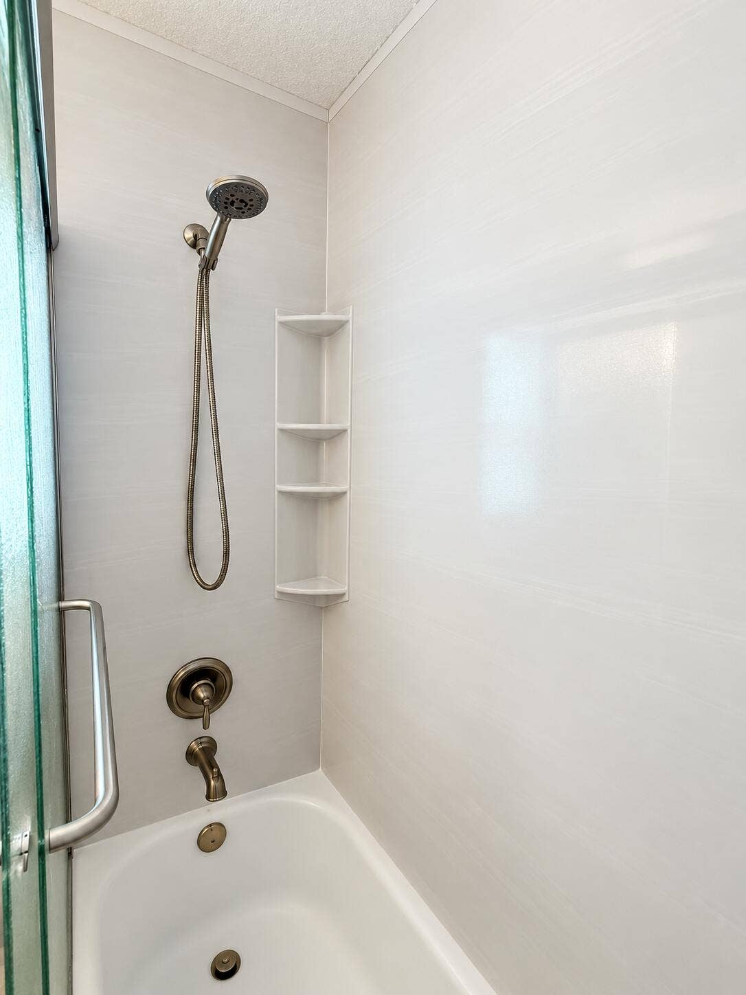 7482 NW 48TH Place, Lauderhill, FL 33319 35 Guest Bathroom 2
