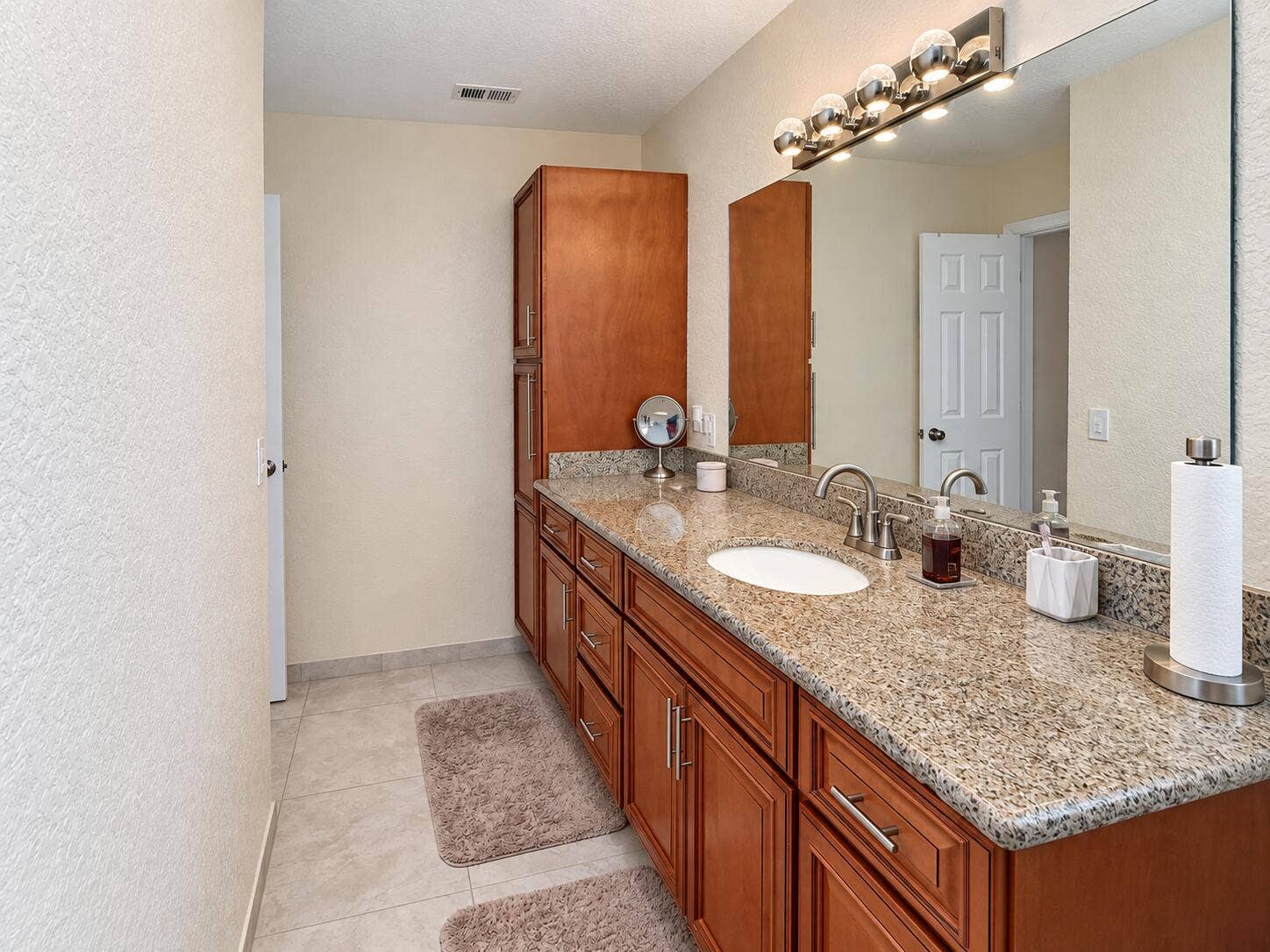 7482 NW 48TH Place, Lauderhill, FL 33319 36 Guest Bath 4