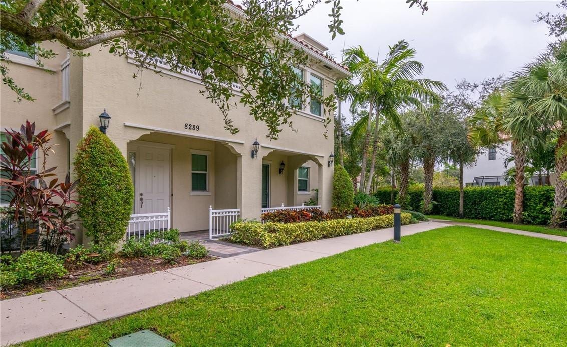 8289 Cascada Isles Drive, Hollywood, Hollywood, FL 33024 Photo 2