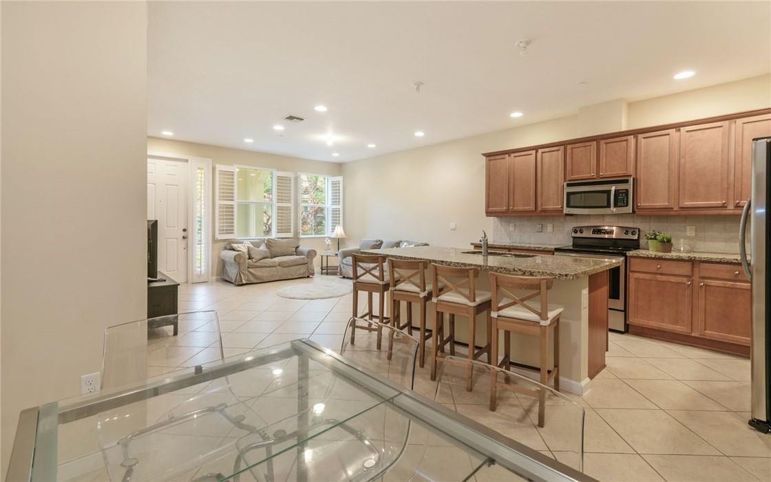 8289 Cascada Isles Drive, Hollywood, Hollywood, FL 33024 Photo 12