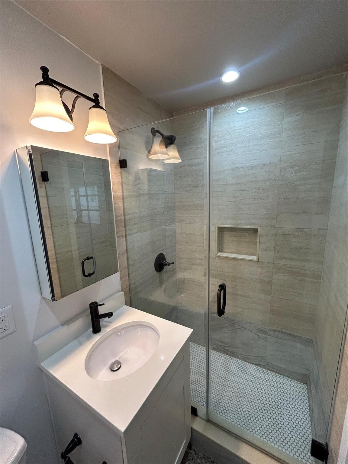 820 N Victoria Park Road, #4, Fort Lauderdale, Fort Lauderdale, FL 33304 Photo 8