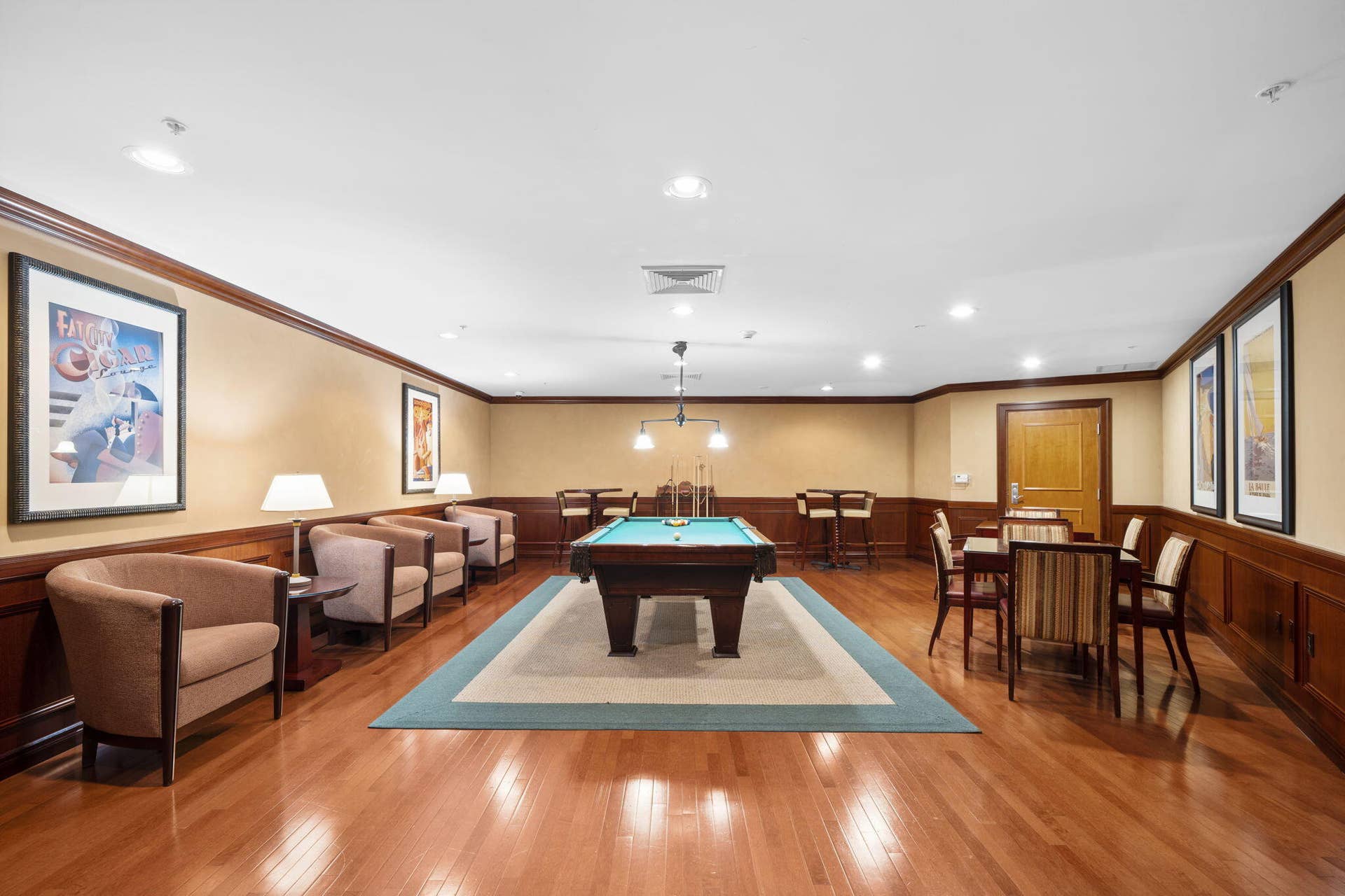 347 N New River Drive E, #1005, Fort Lauderdale, FL 33301 Sports Lounge