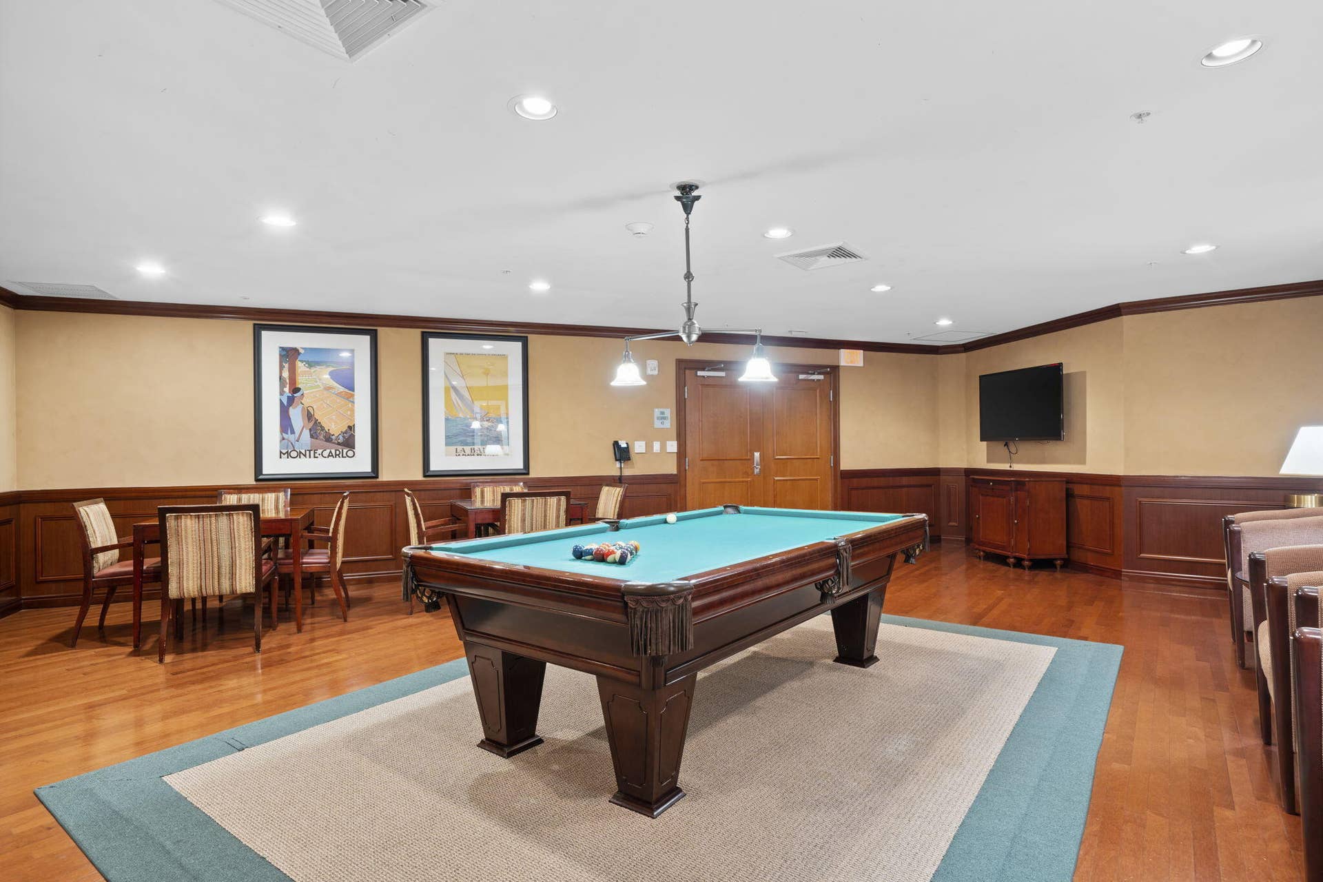 347 N New River Drive E, #1005, Fort Lauderdale, FL 33301 Sports Lounge