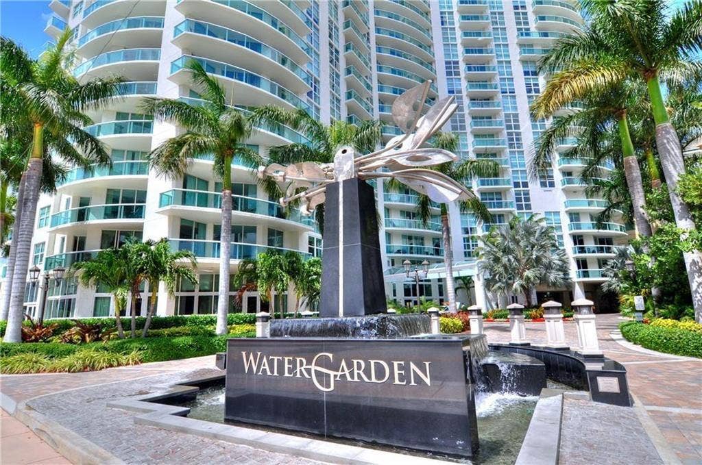 347 N New River Drive E, #1005, Fort Lauderdale, FL 33301 Entrance with fountain