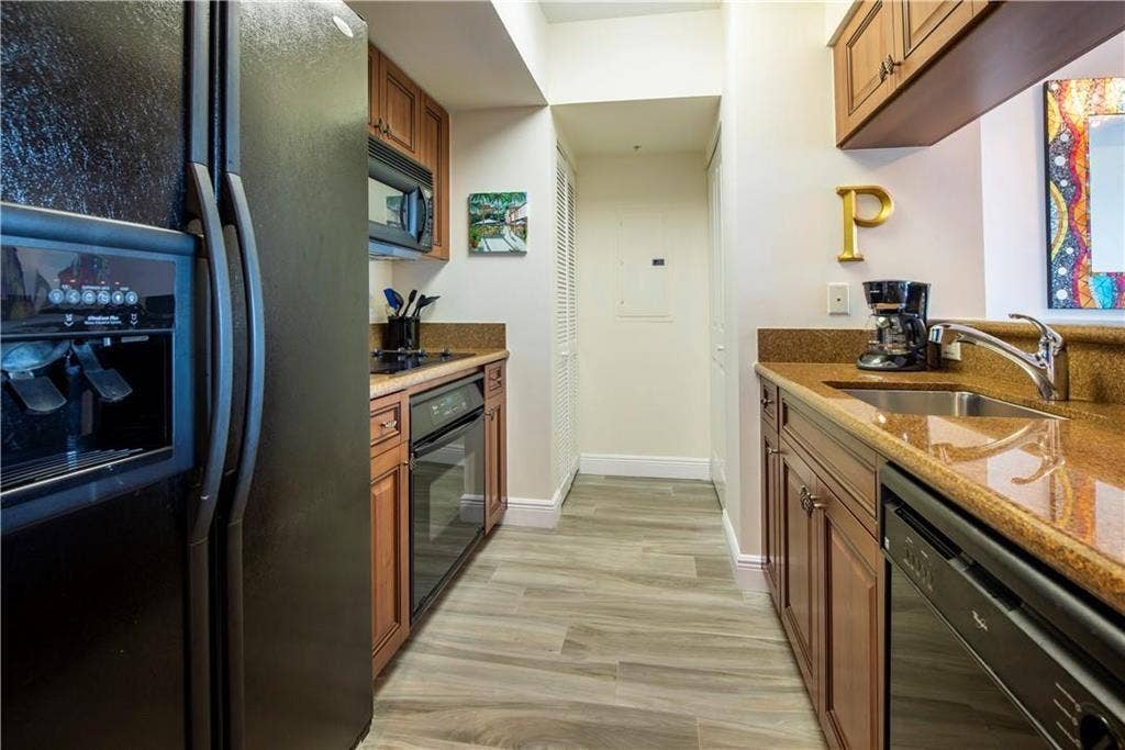 347 N New River Drive E, #1005, Fort Lauderdale, FL 33301 Washer/Dryer in closet on the left
