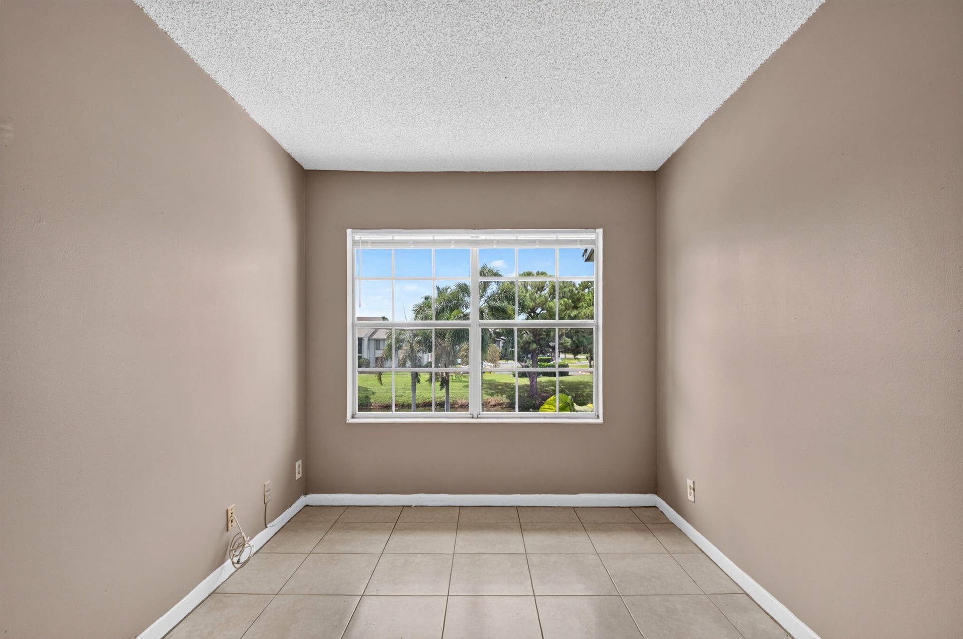 23. 3700 Savoy Lane E