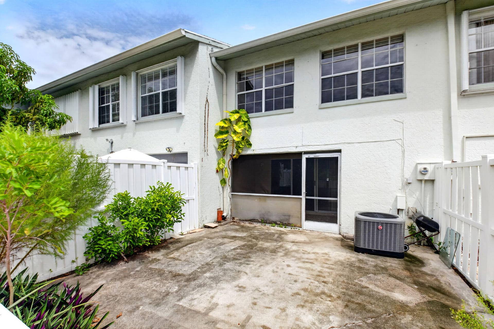 35. 3700 Savoy Lane E