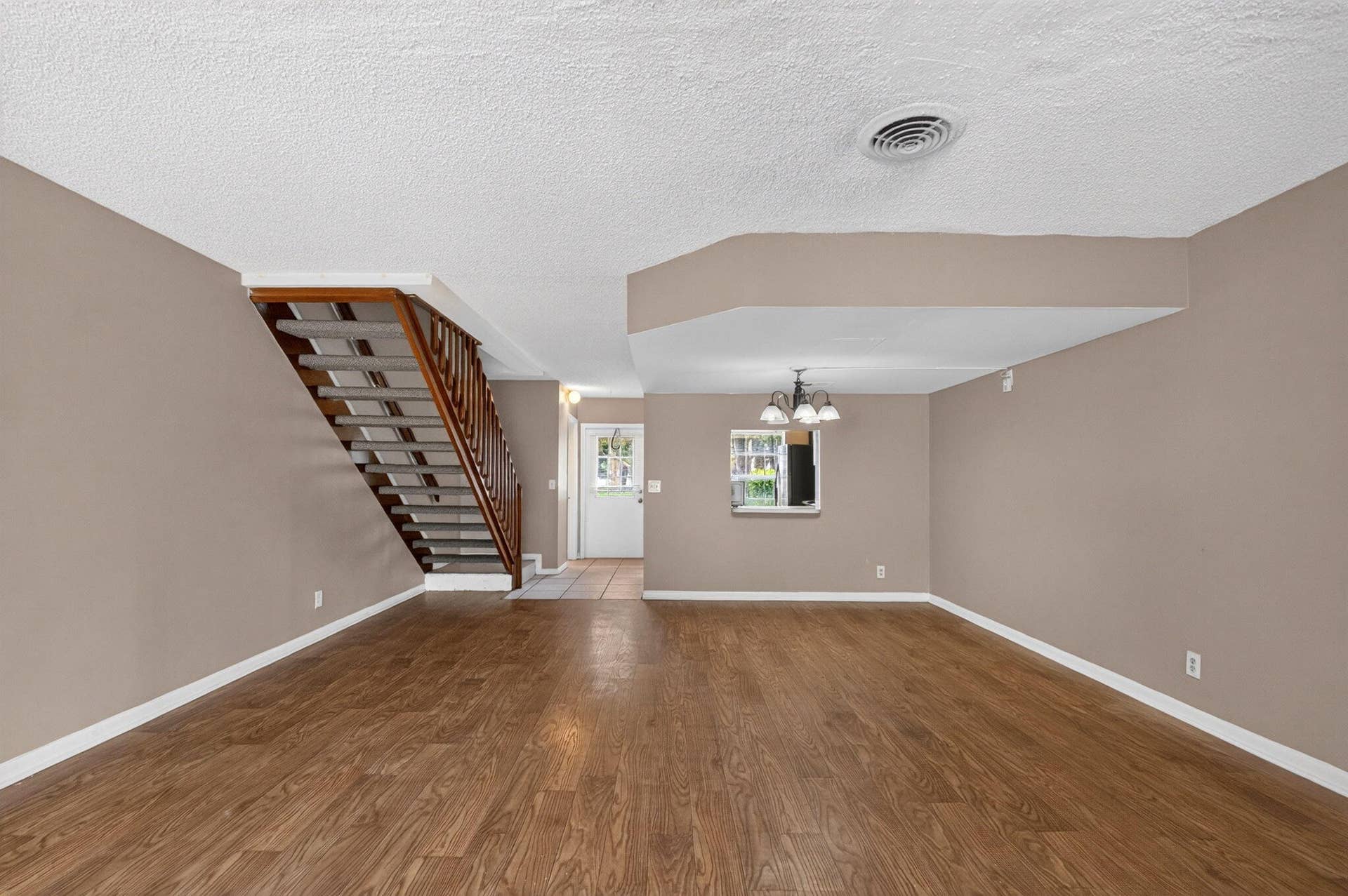 17. 3700 Savoy Lane E