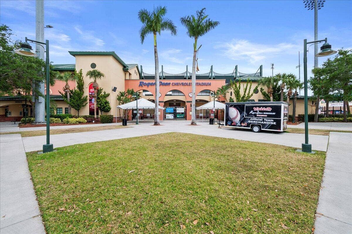 1162 Tropical Drive, Jupiter, FL 33458 Calling all Baseball Fans!