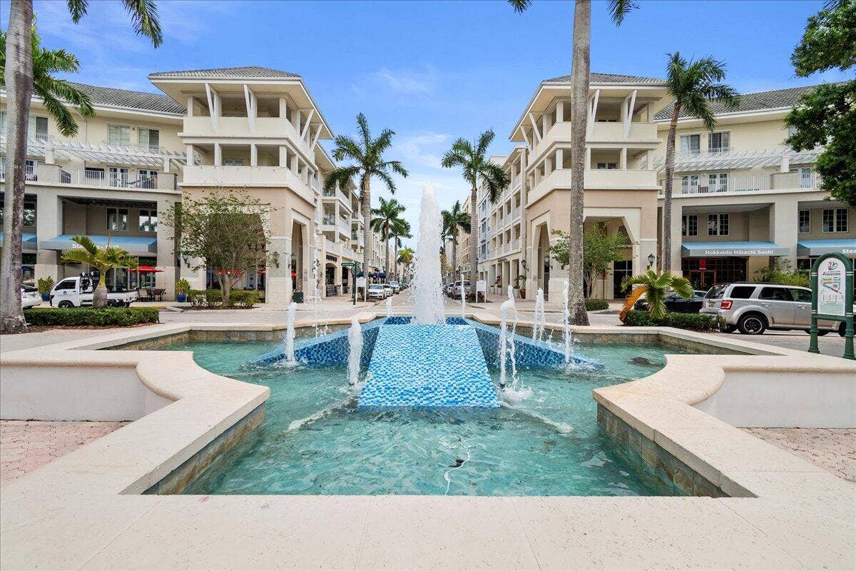 1162 Tropical Drive, Jupiter, FL 33458 Abacoa Town Center Fountain Square