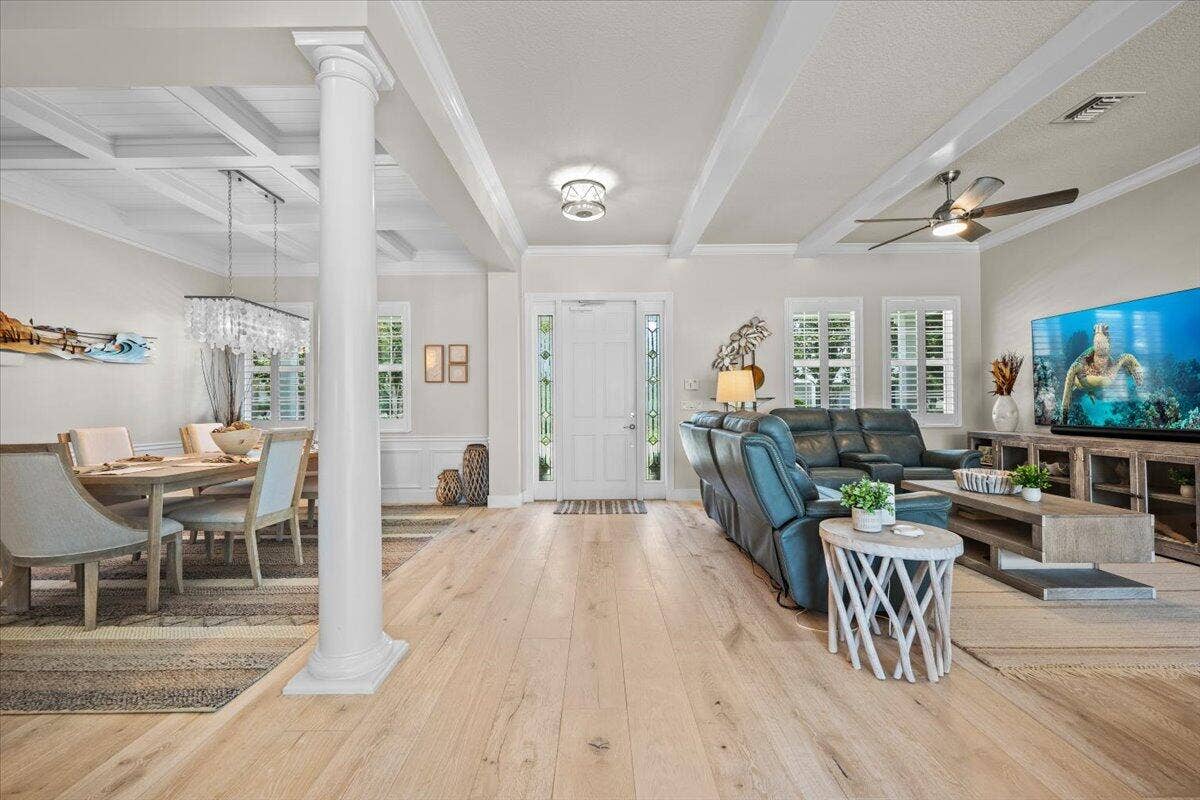 1162 Tropical Drive, Jupiter, FL 33458 Sunlit High-Ceiling