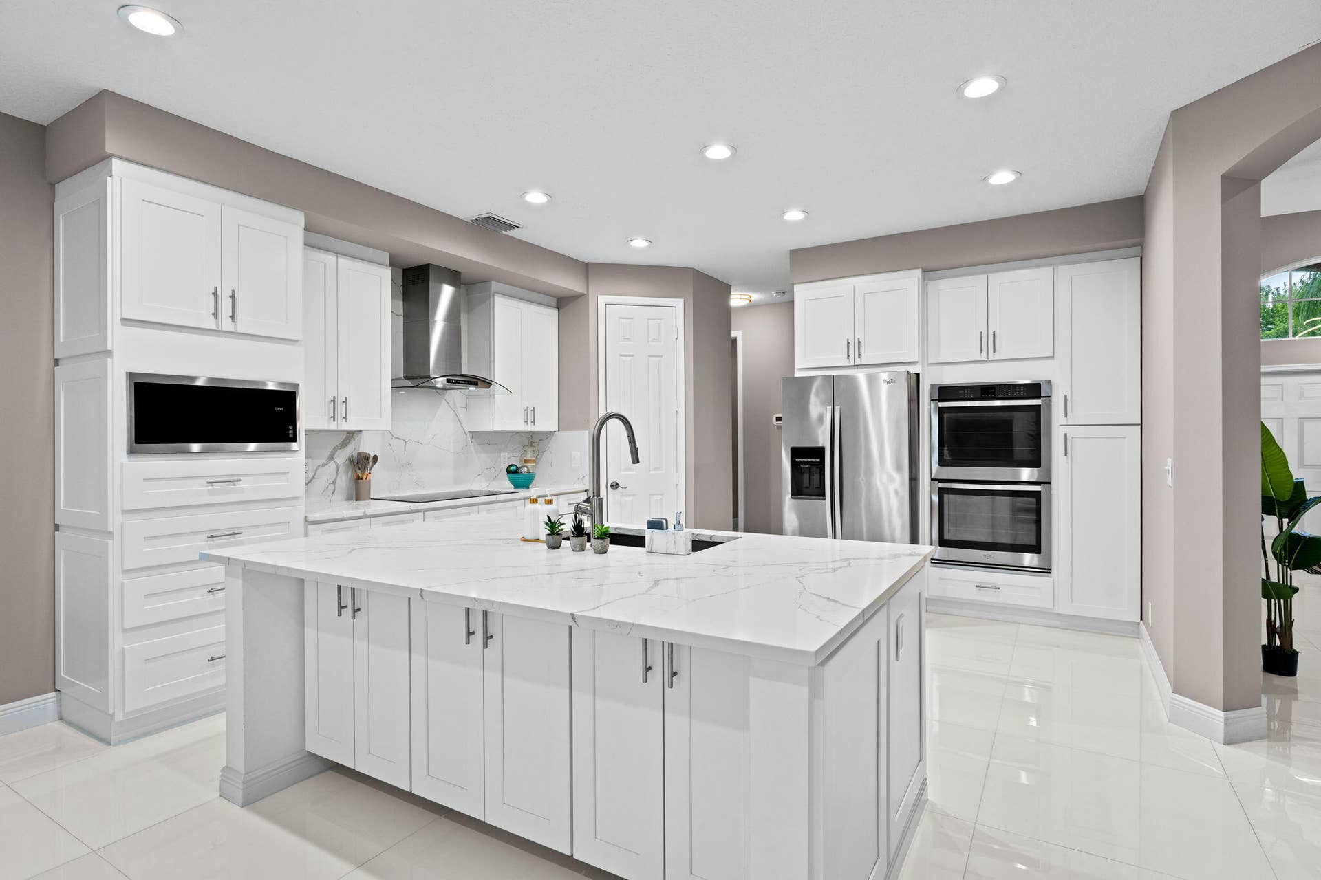 9919 Royal Cardigan Way, West Palm Beach, FL 33411 kitchen