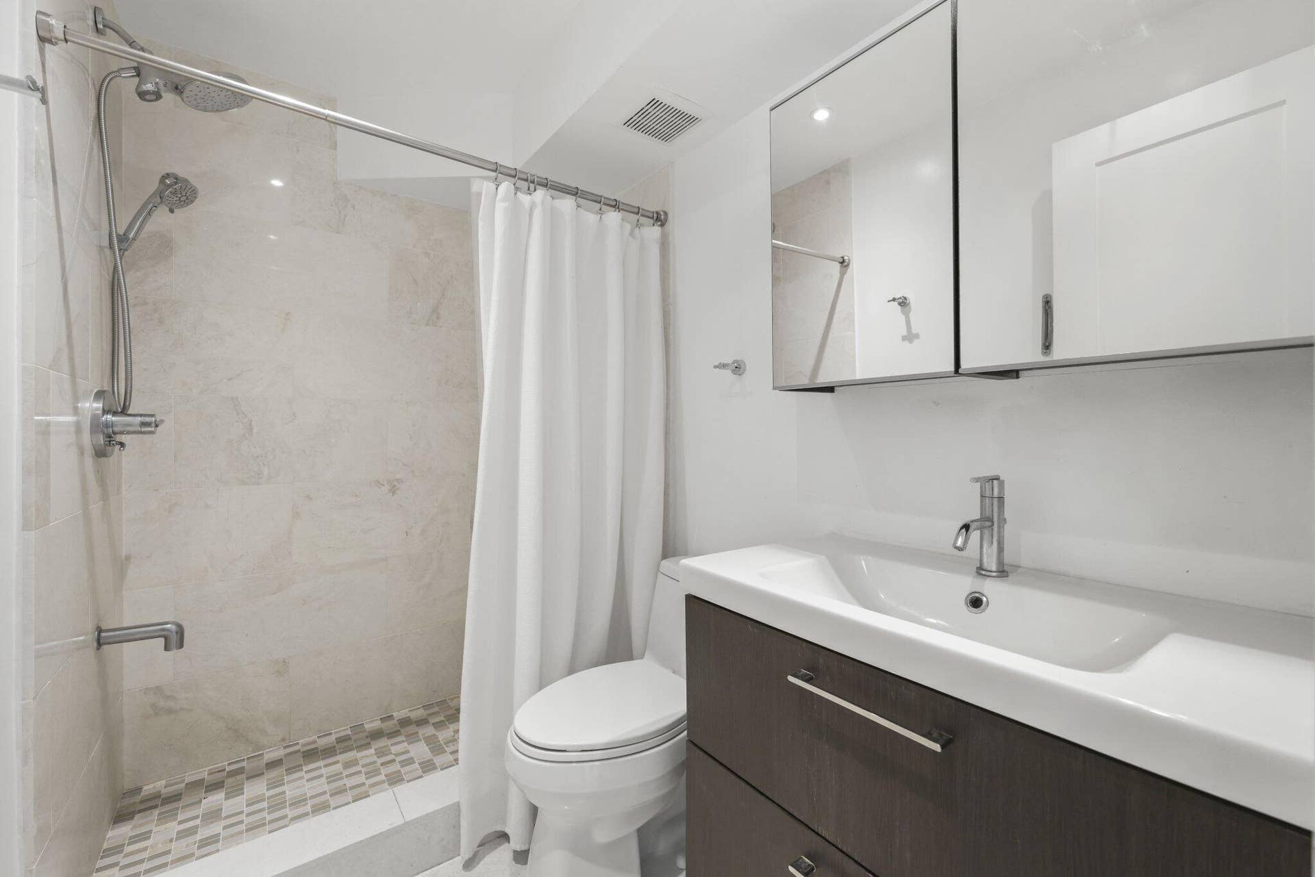 95 N Birch Road, #704, Fort Lauderdale, FL 33304 26