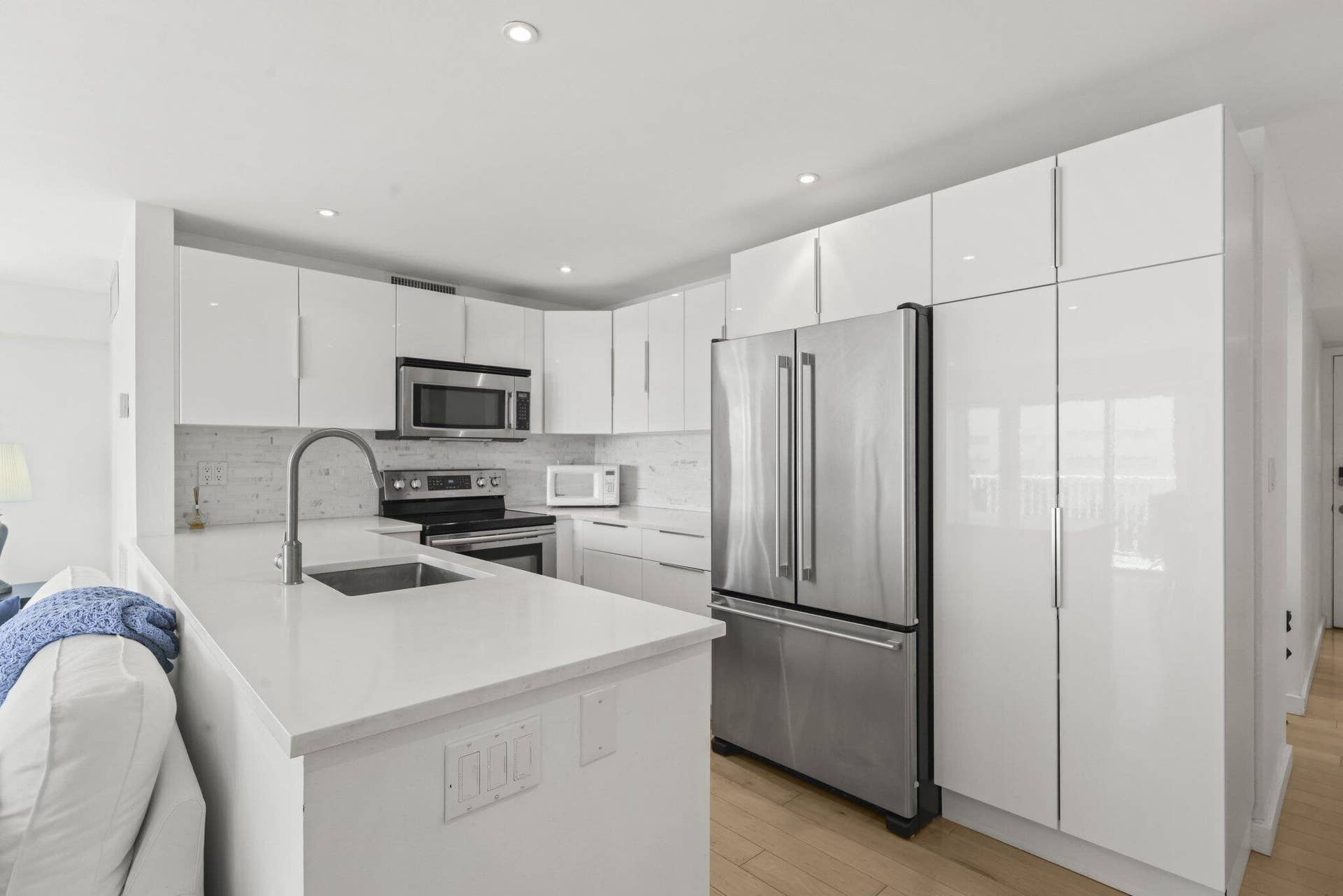 95 N Birch Road, #704, Fort Lauderdale, FL 33304 14