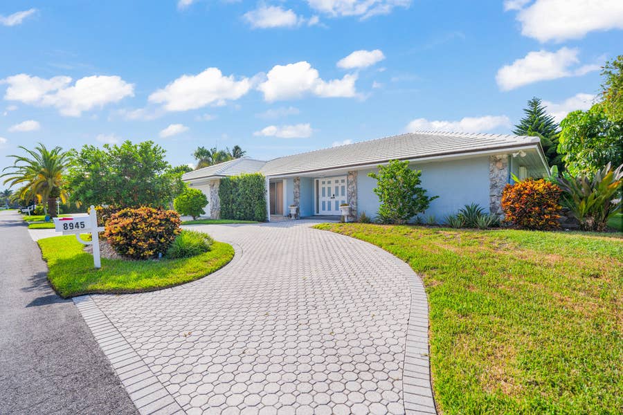Property photo for 8945 SE HARBOR ISLAND Way, Hobe Sound, FL
