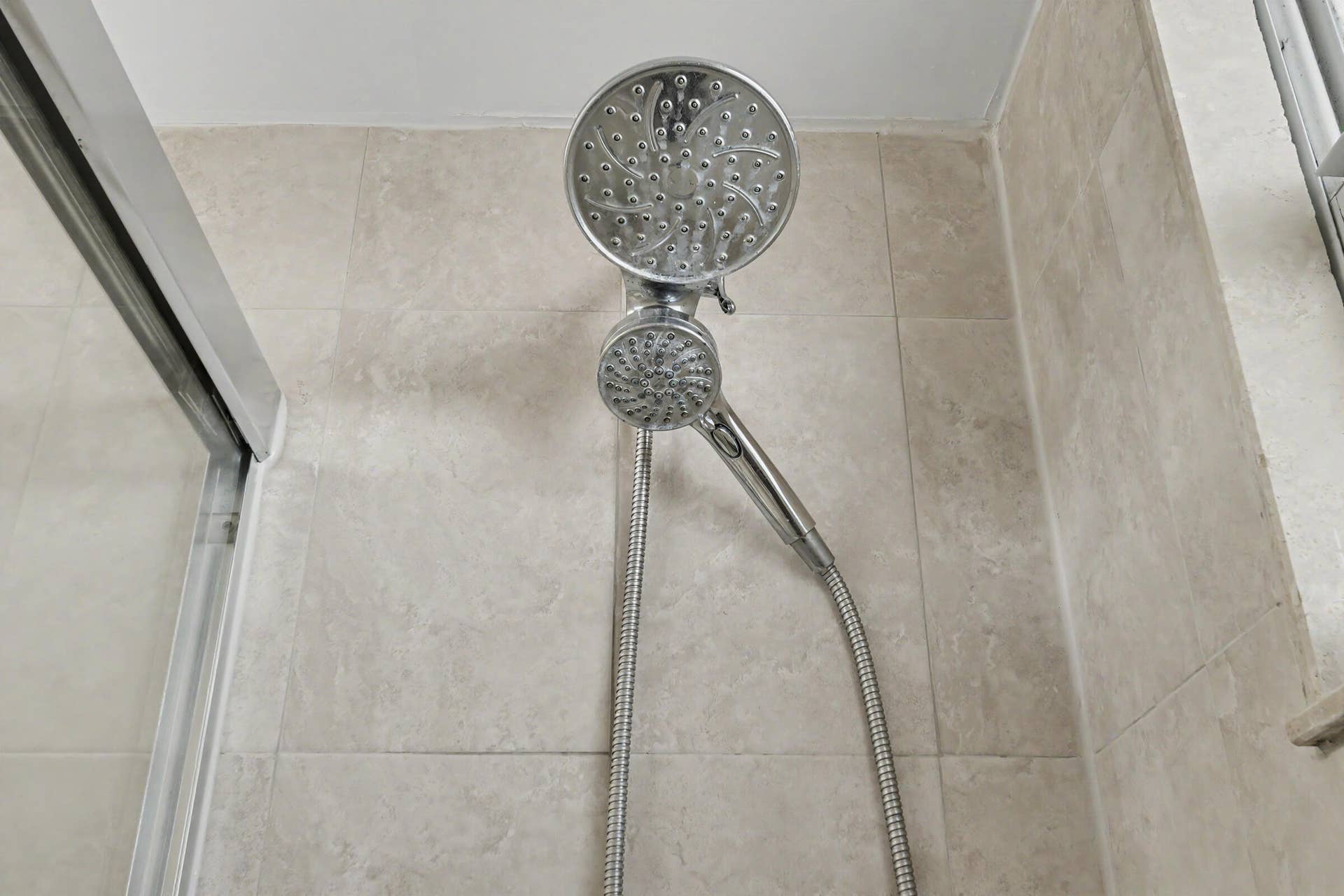 2555 NE 11TH Street, #906, Fort Lauderdale, FL 33304 Bath Shower
