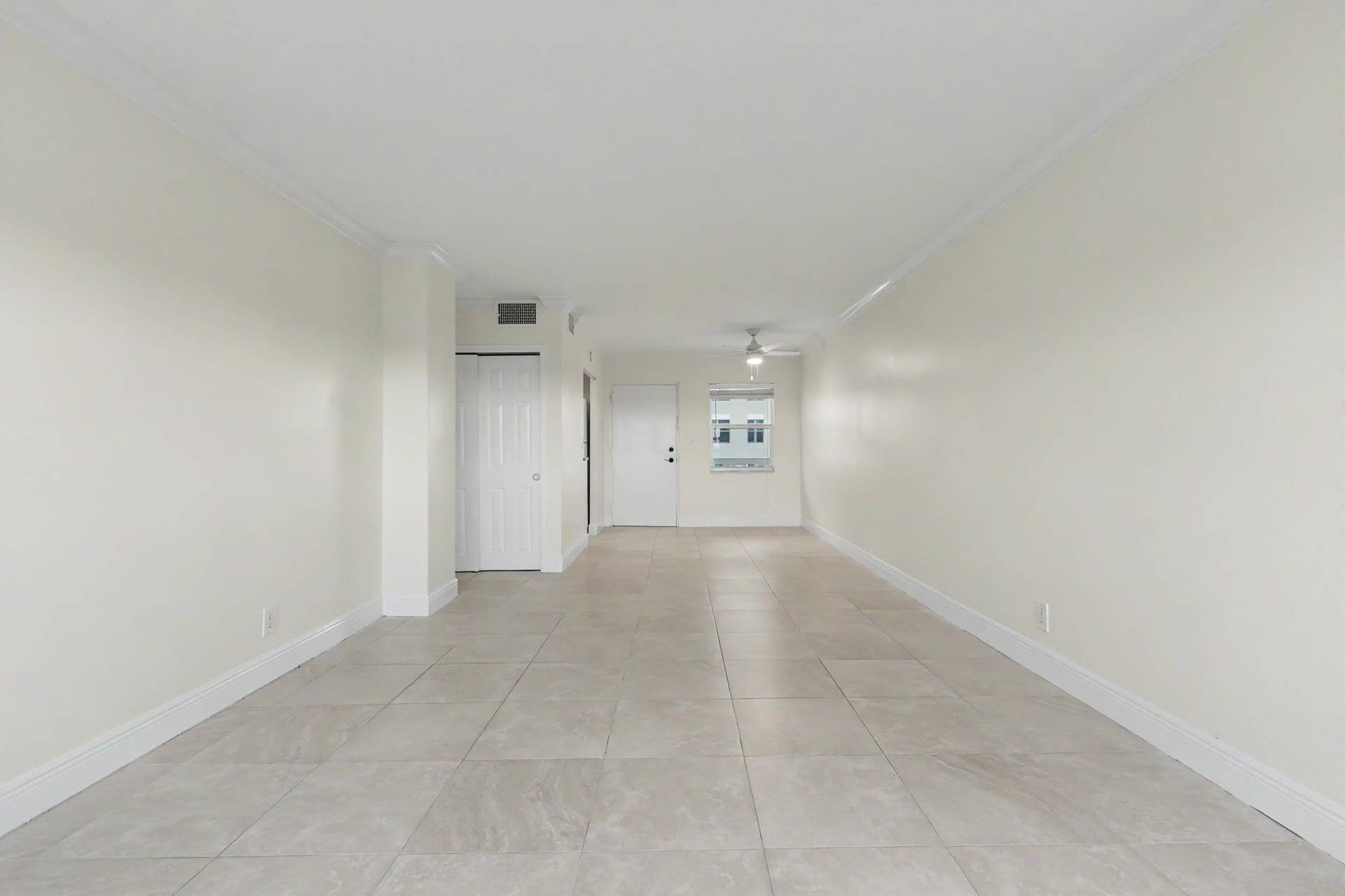 2555 NE 11TH Street, #906, Fort Lauderdale, FL 33304 Living Room