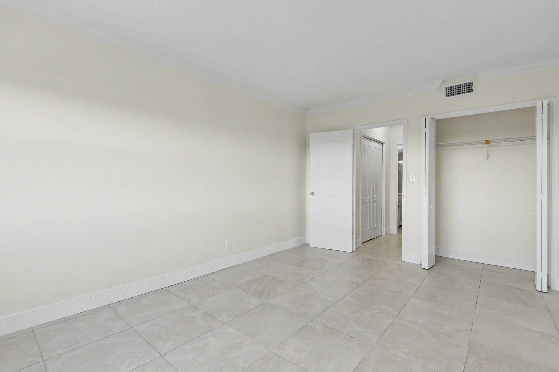 2555 NE 11TH Street, #906, Fort Lauderdale, FL 33304 Bedroom Closet
