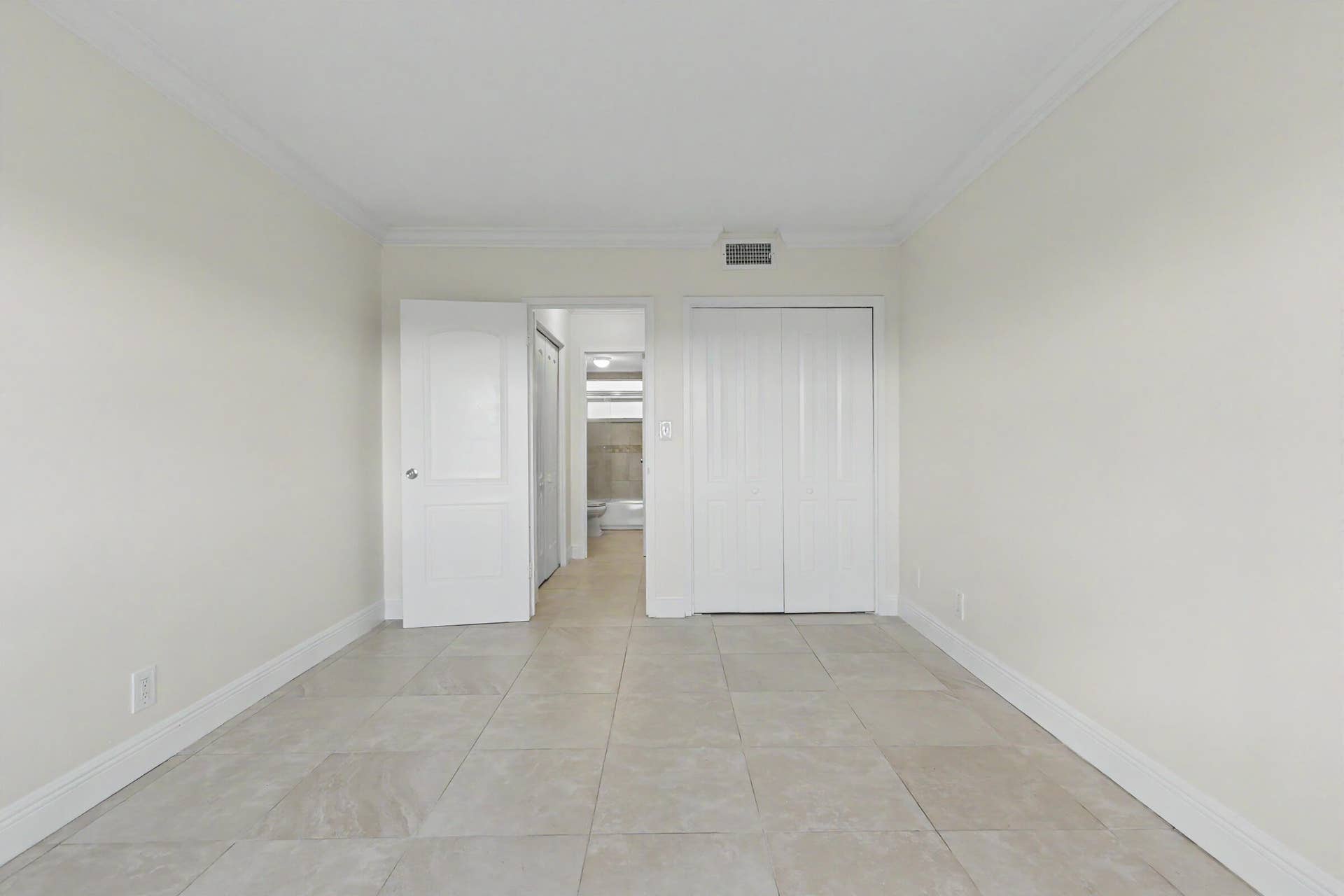 2555 NE 11TH Street, #906, Fort Lauderdale, FL 33304 Bedroom