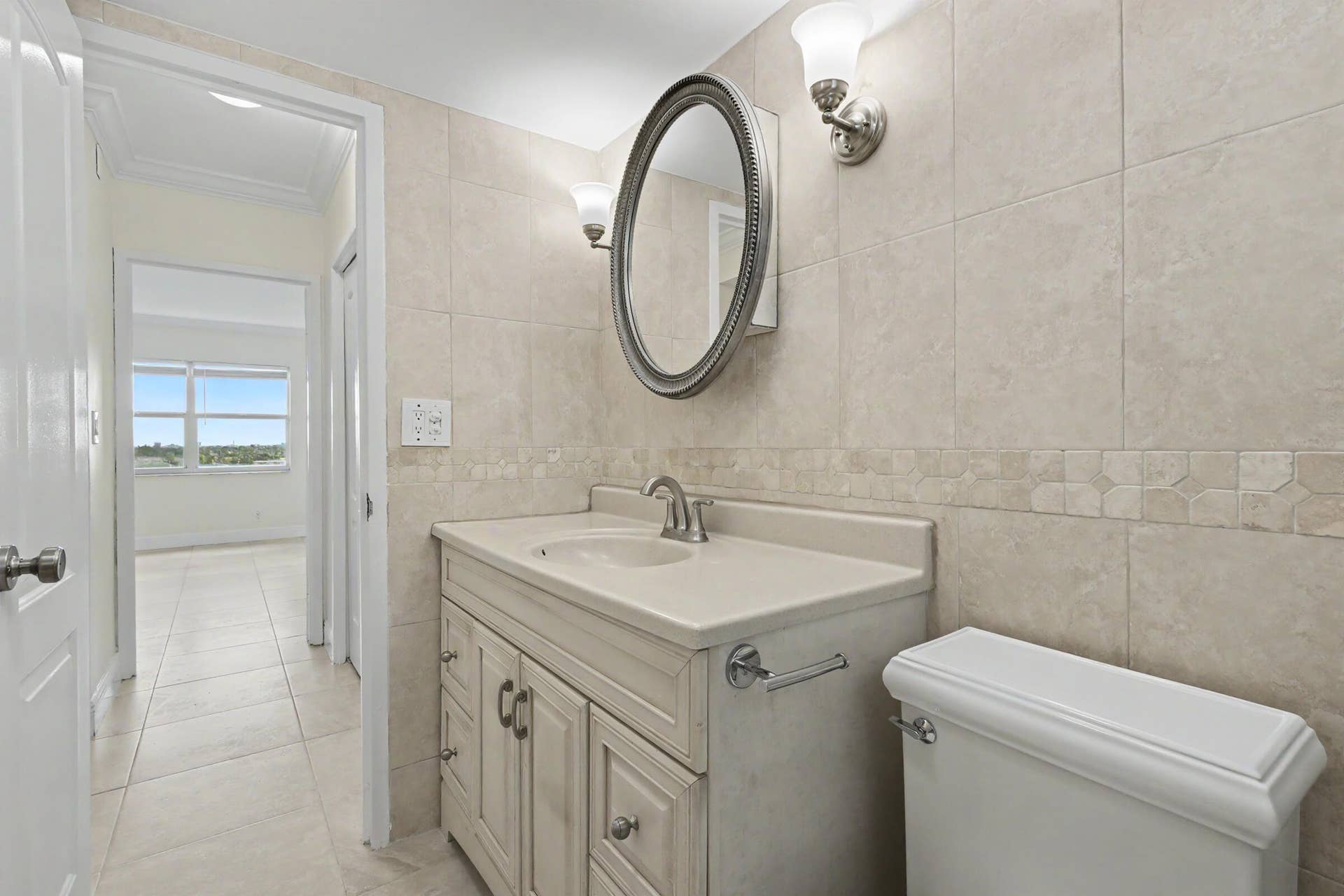 2555 NE 11TH Street, #906, Fort Lauderdale, FL 33304 New Lighting in Bath