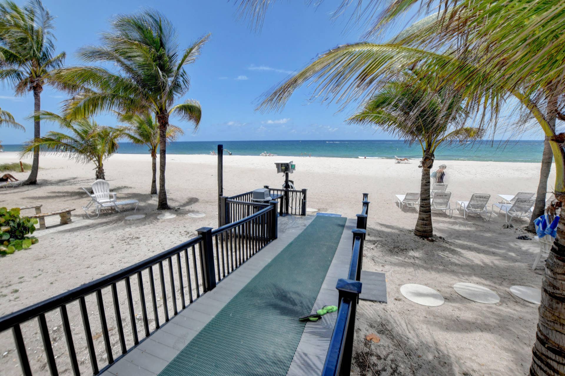 Aegean Beach Area - Direct Beach Access- Secured by Key Fob