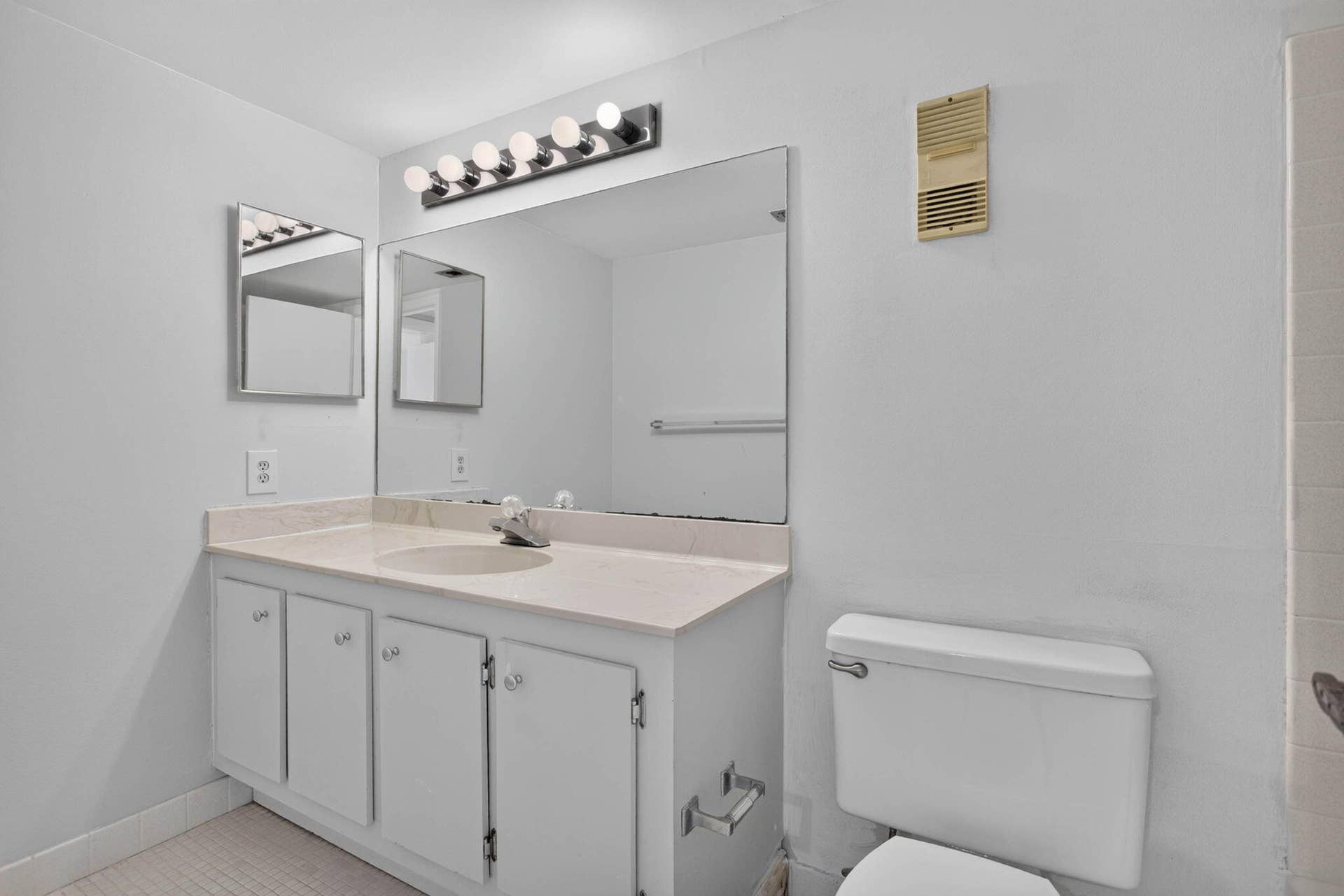 2nd Bathroom - A space to be reinvented
