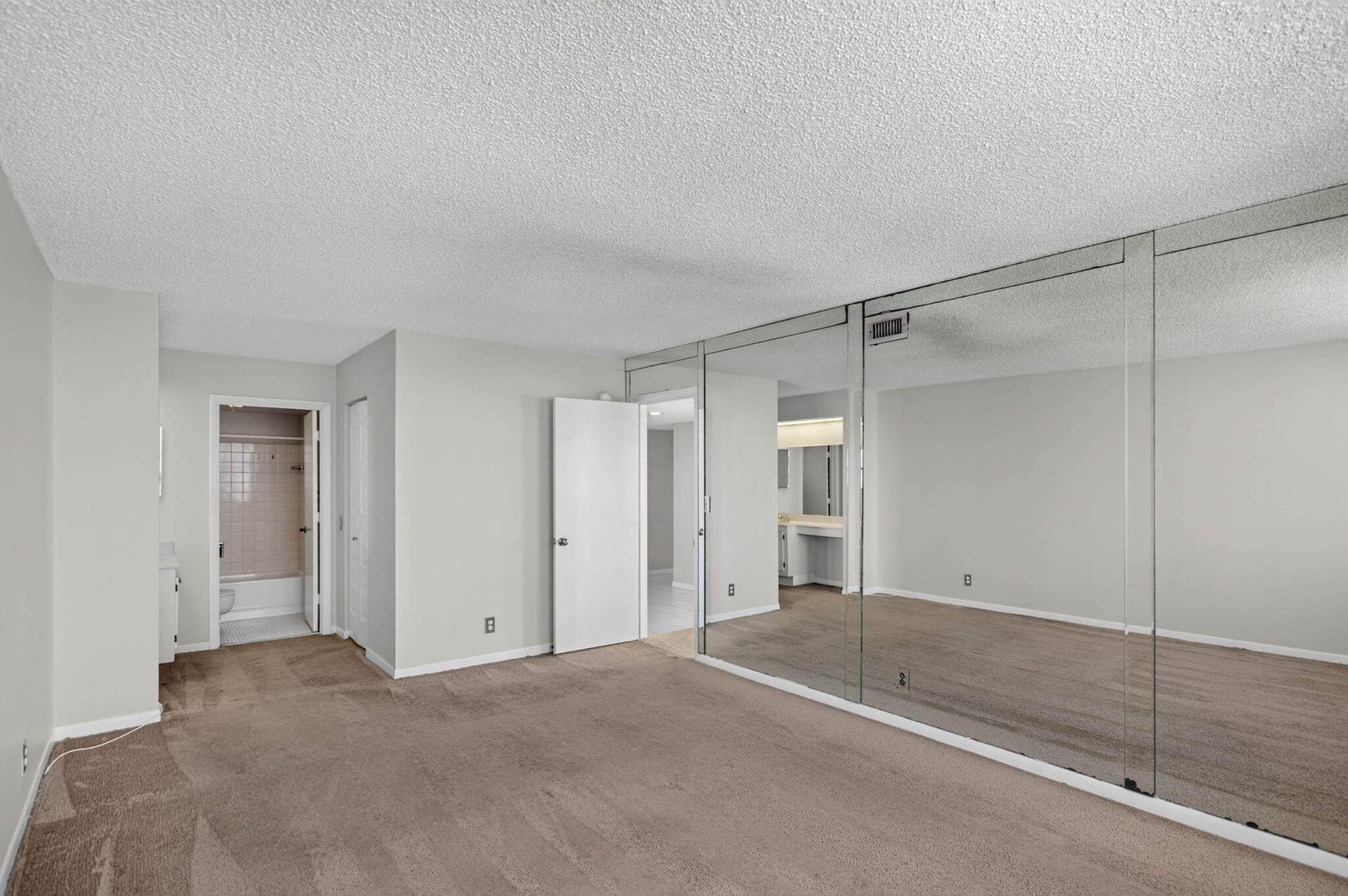 Bedroom w/ ensuite Bath - A space to be reinvented