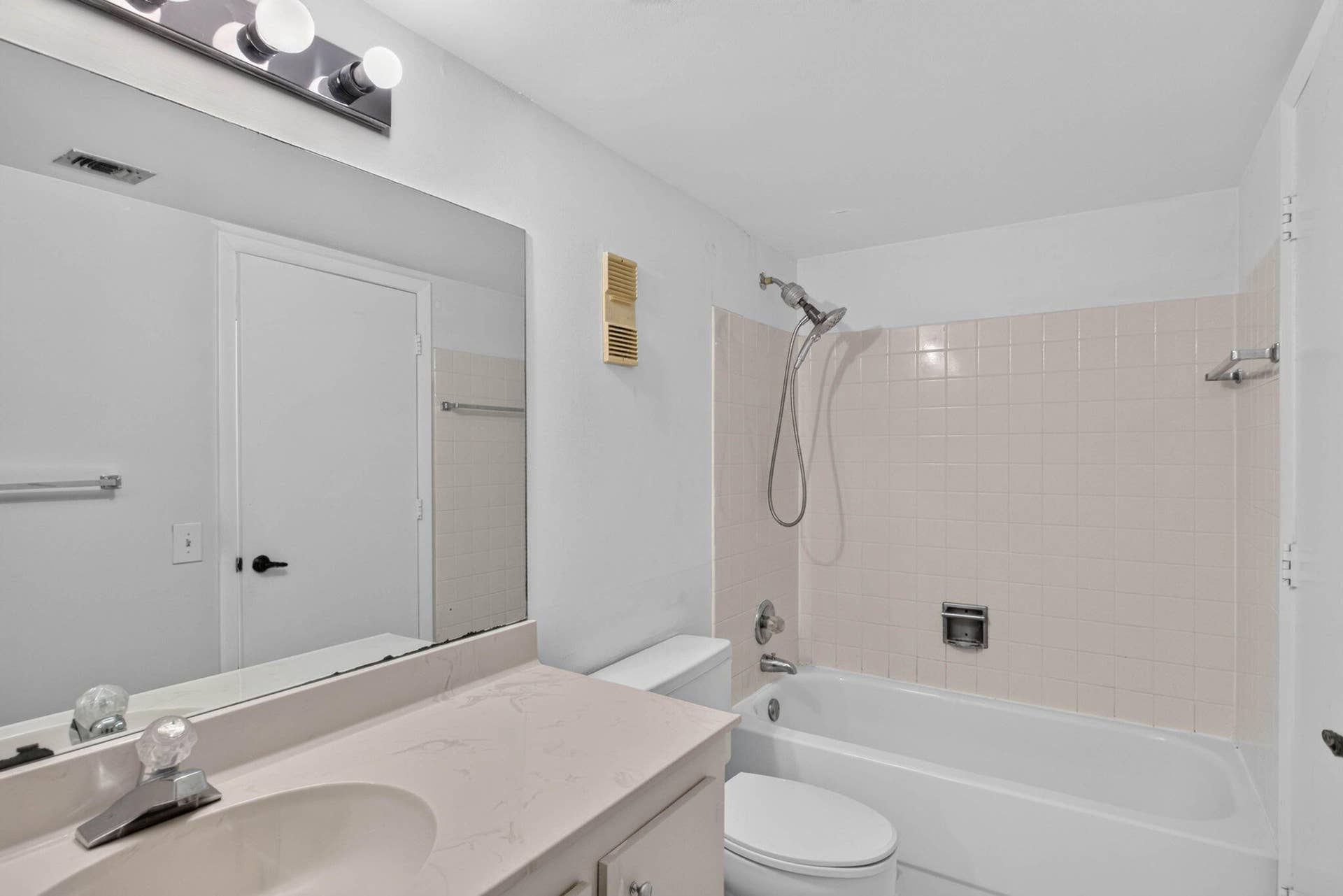 2nd bathroom - A space to be reinvented