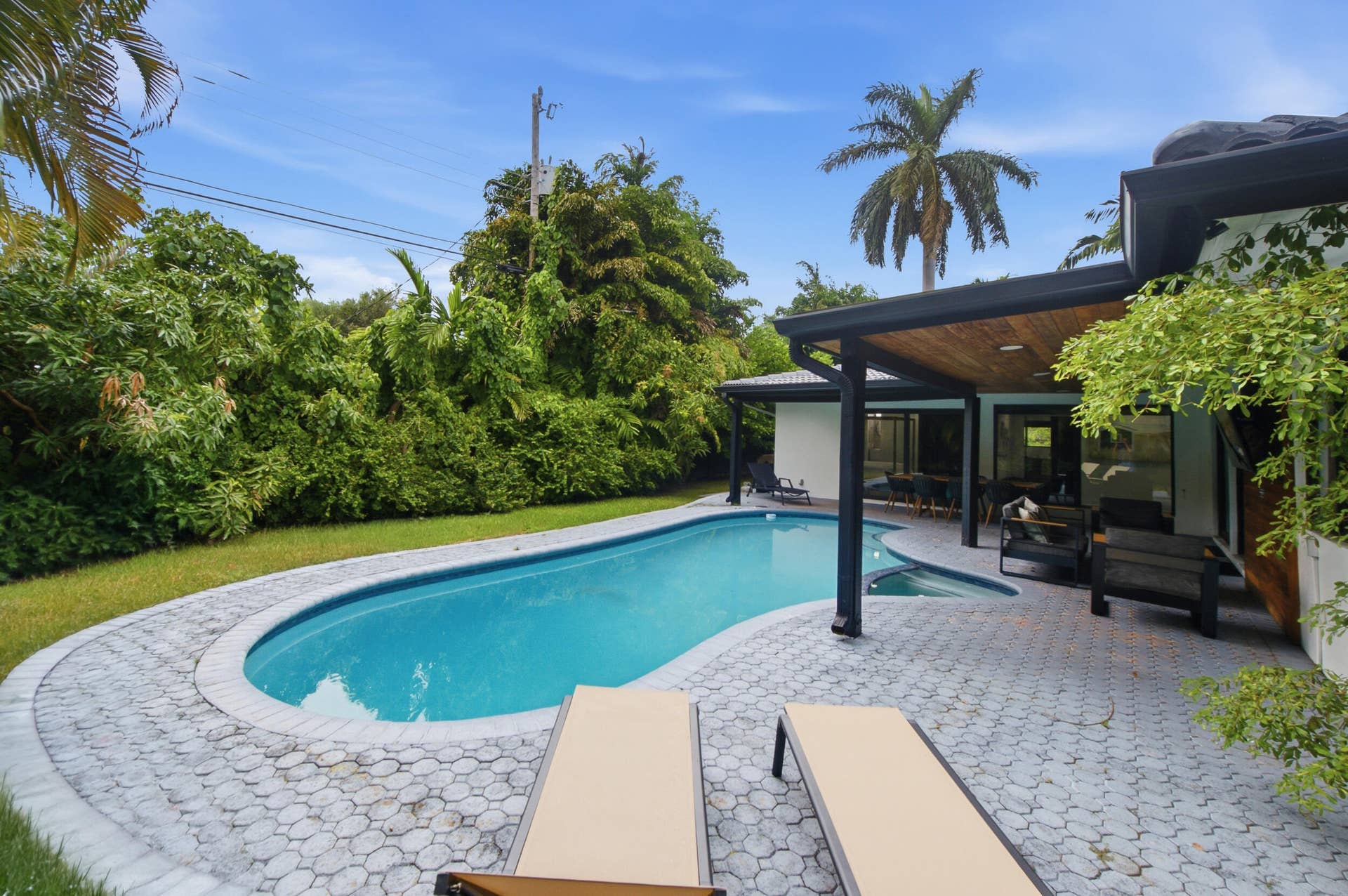 2457 NE 27th Terrace, Fort Lauderdale, FL 33305 Backyard