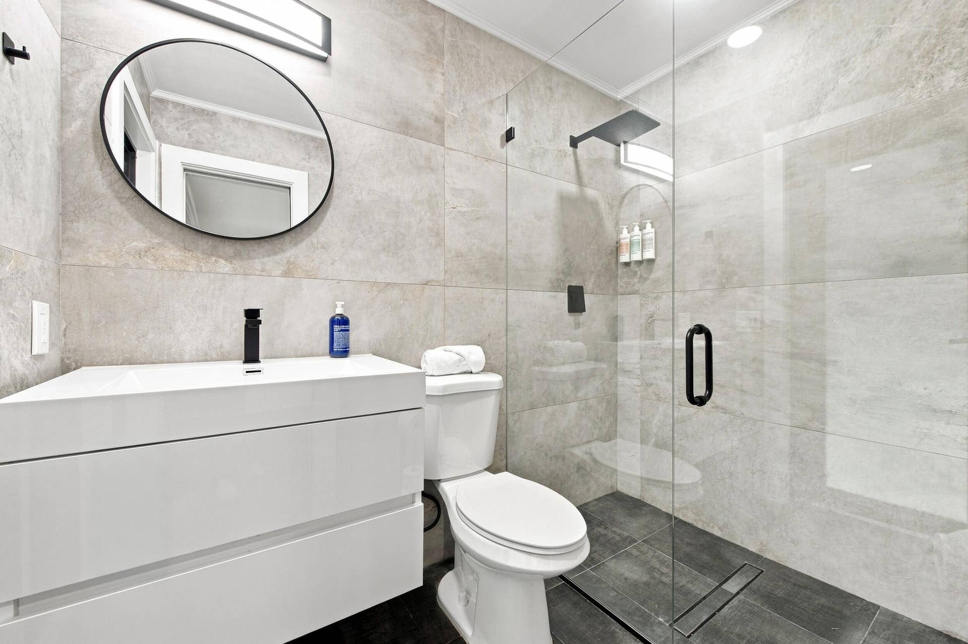 2457 NE 27th Terrace, Fort Lauderdale, FL 33305 Second Primary Bathroom