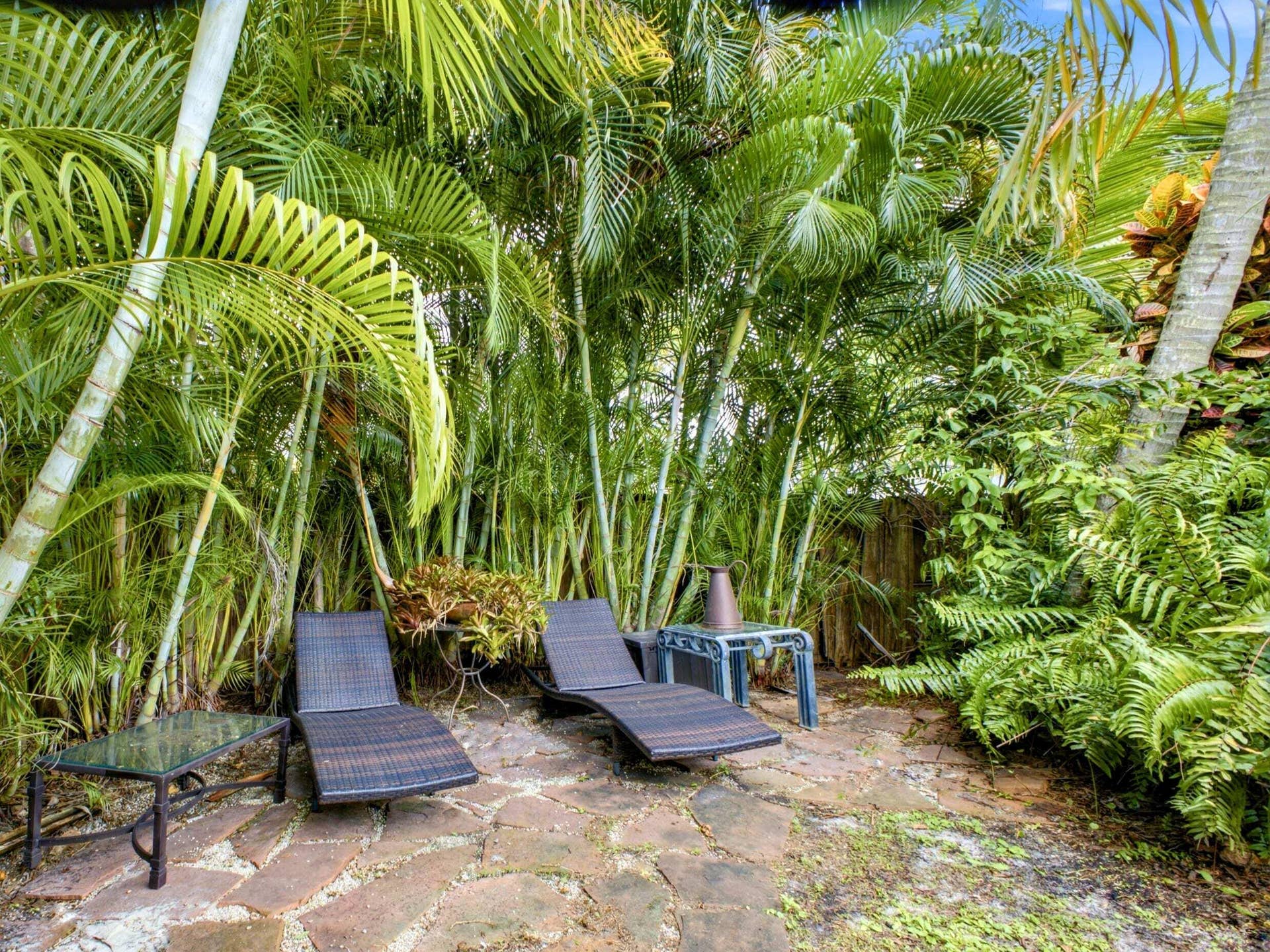 11929 SW 56TH, Cooper City, FL 33330 Relaxing Sunbed Area