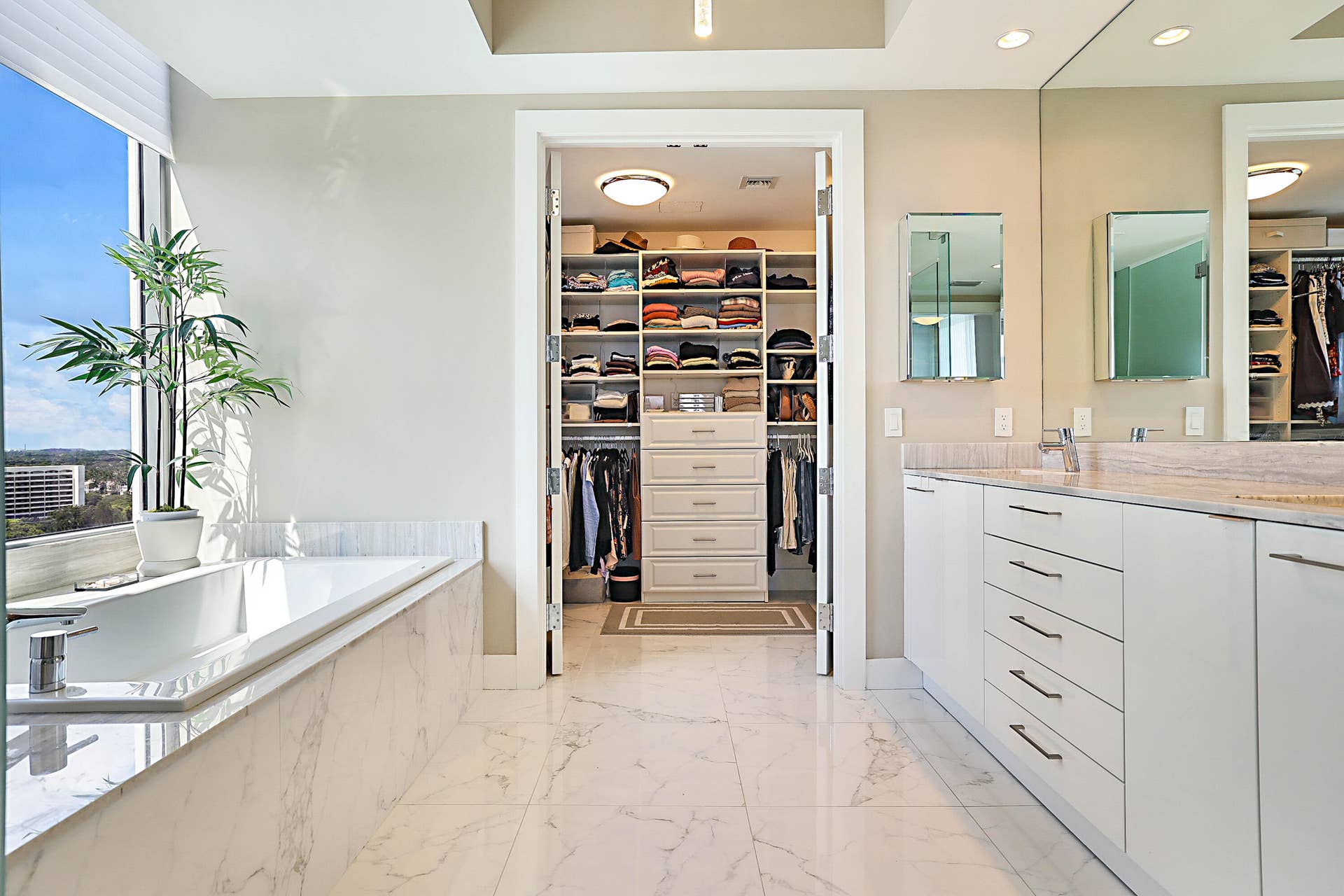 2 Water Club Way, #1604, North Palm Beach, FL 33408 Primary Bath