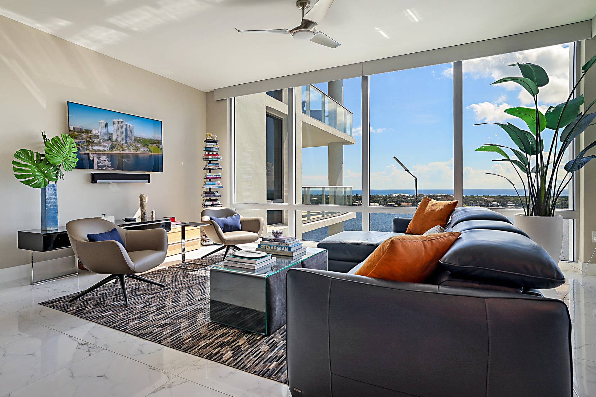 2 Water Club Way, #1604, North Palm Beach, FL 33408 Living room