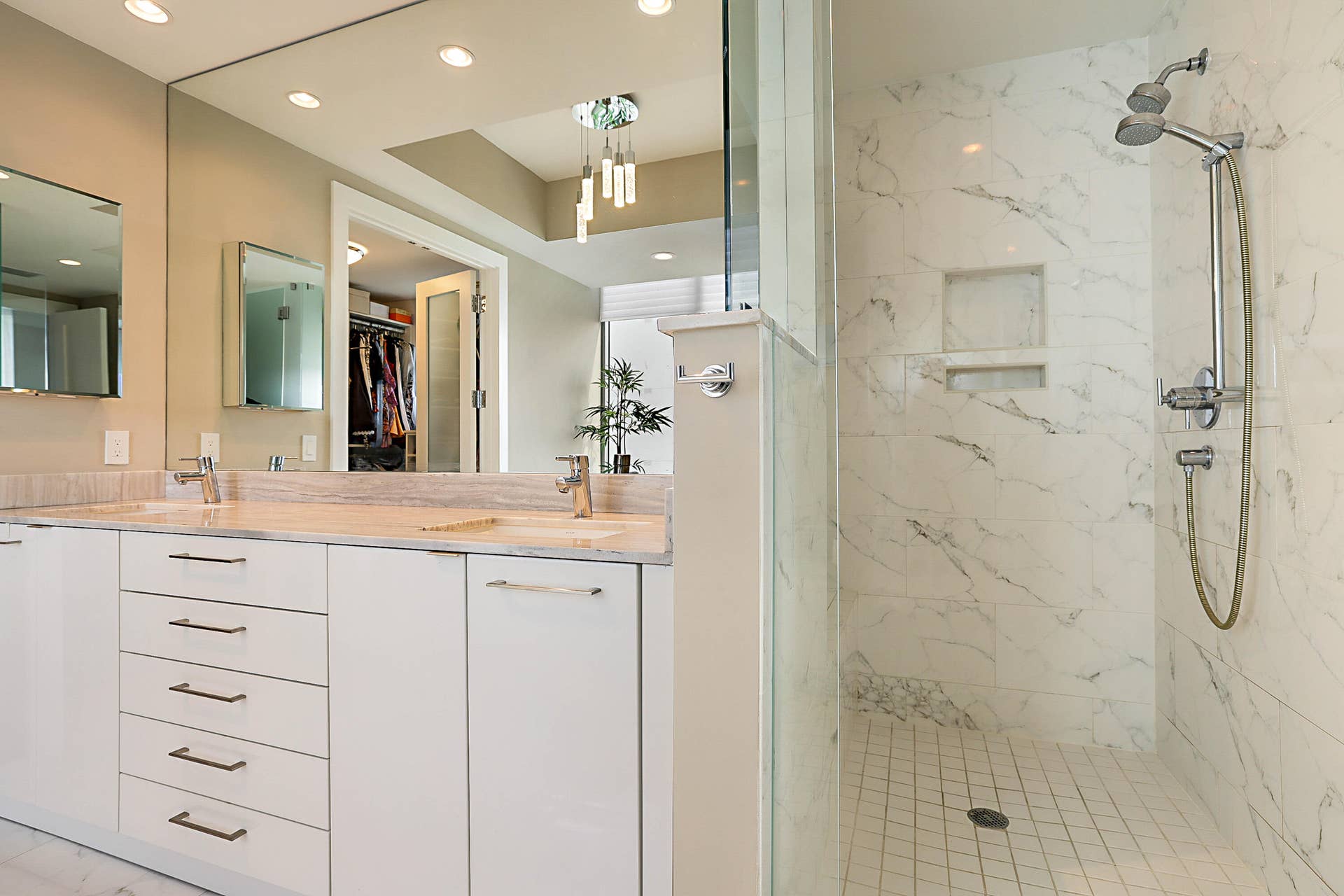 2 Water Club Way, #1604, North Palm Beach, FL 33408 Primary Bath