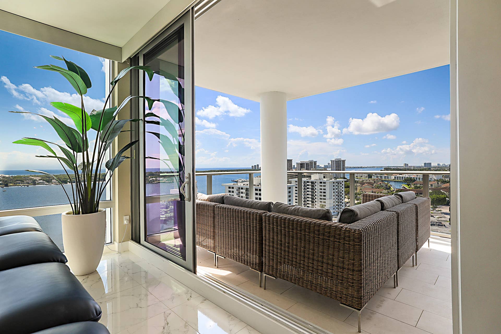 2 Water Club Way, #1604, North Palm Beach, FL 33408 South Balcony