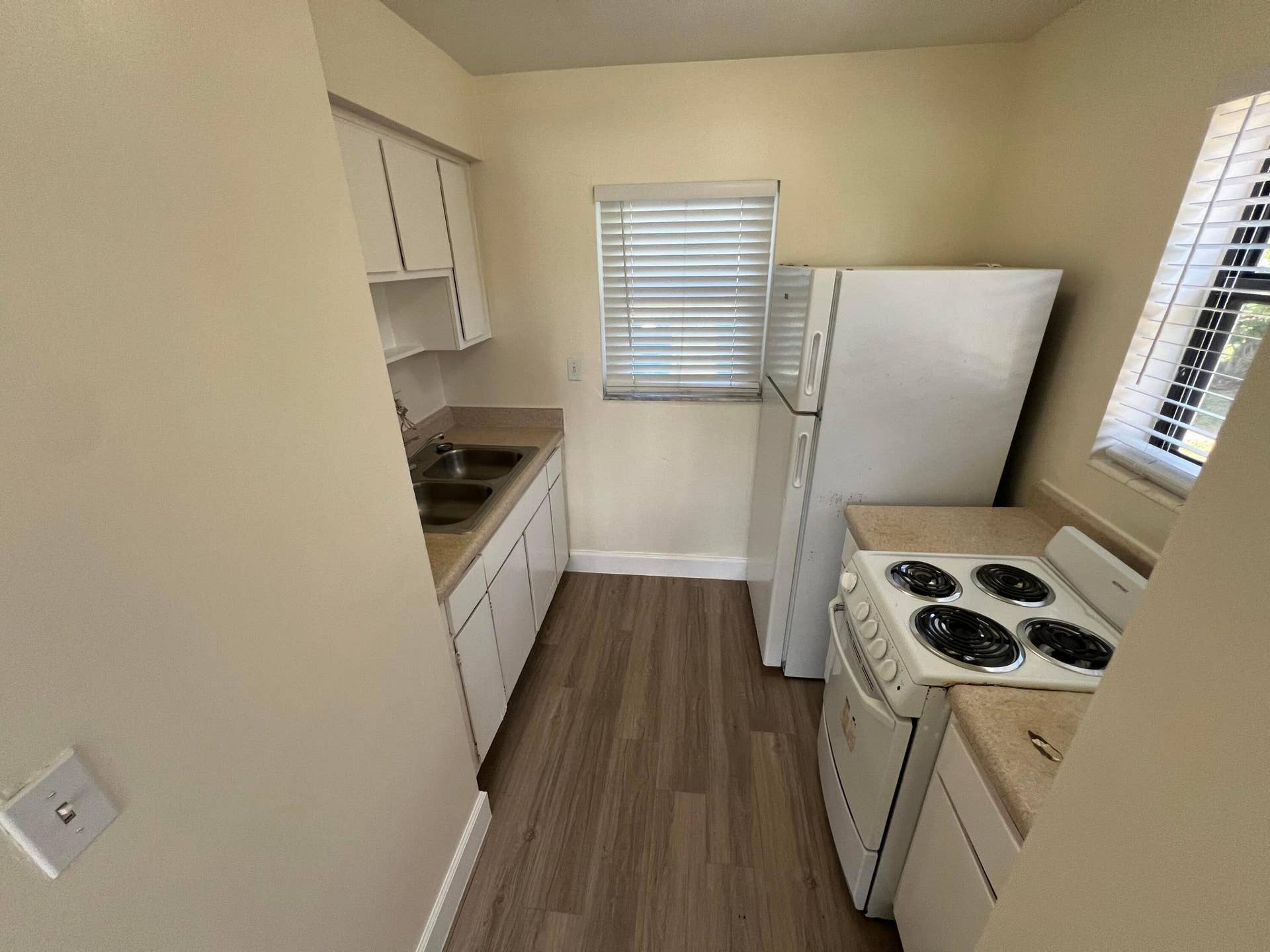 1150 W Blue Heron Boulevard, #6, Riviera Beach, FL 33404 Kitchen 2