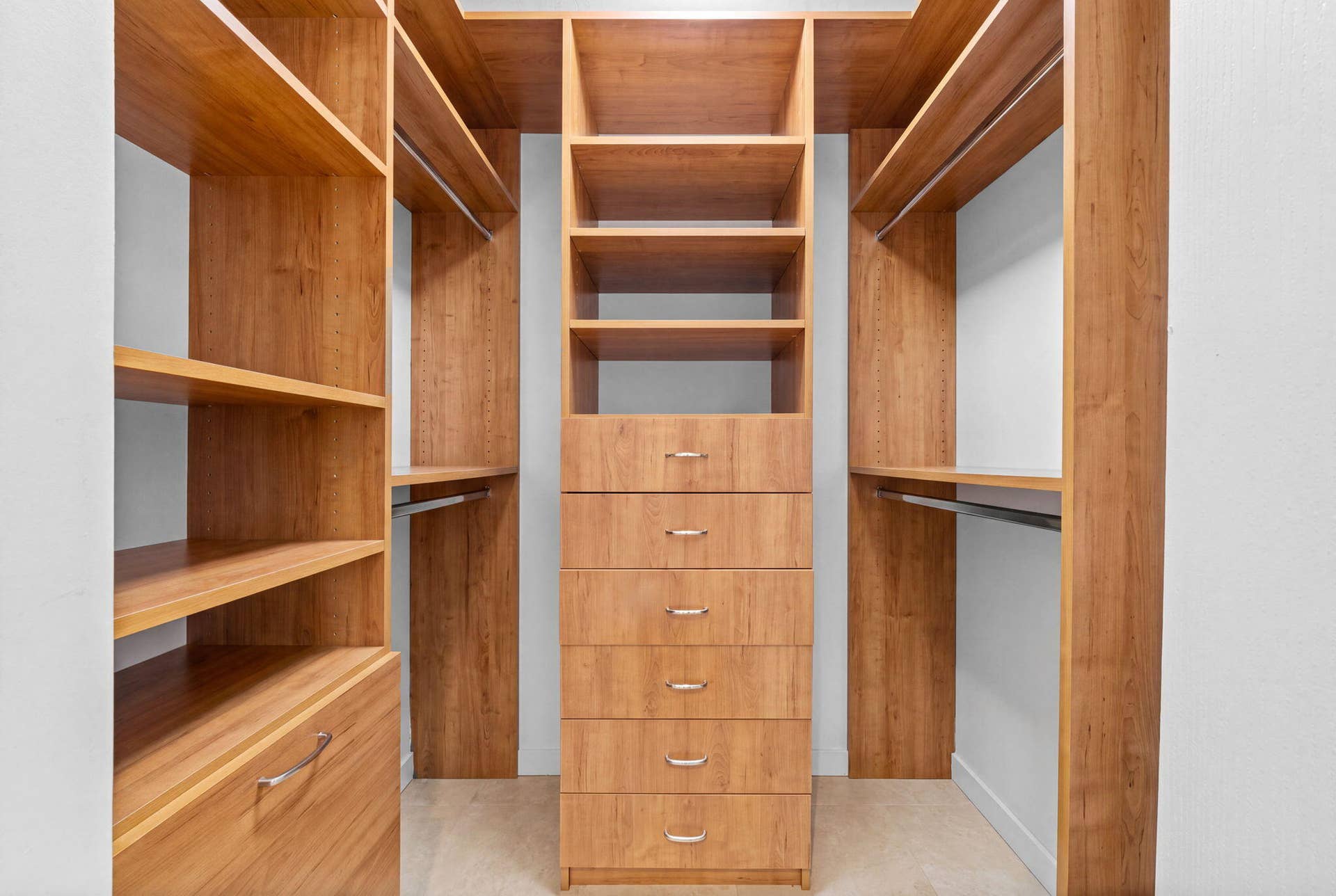 350 SE 2ND Street, #2040, Fort Lauderdale, FL 33301 Primary Closet