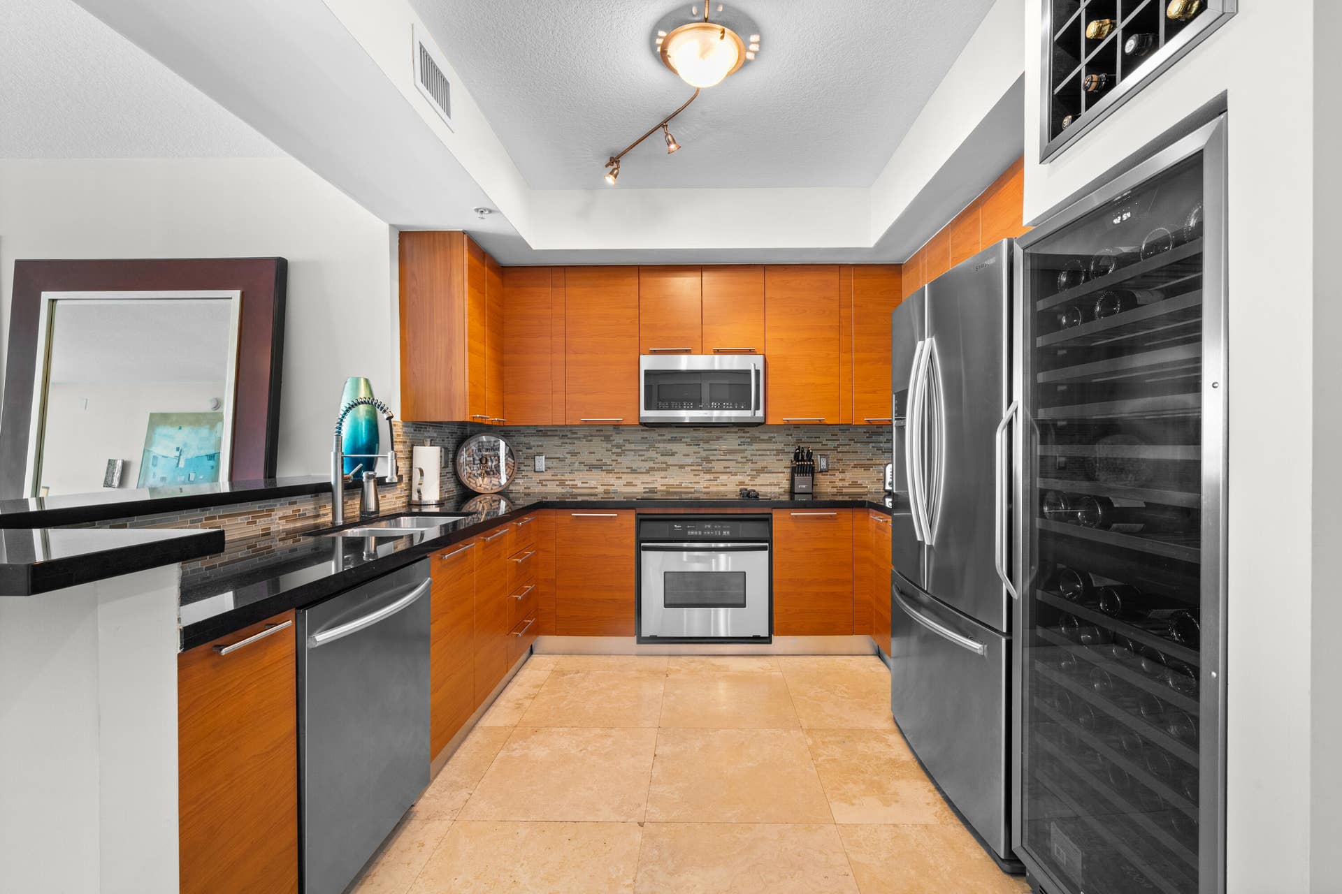 350 SE 2ND Street, #2040, Fort Lauderdale, FL 33301 Kitchen