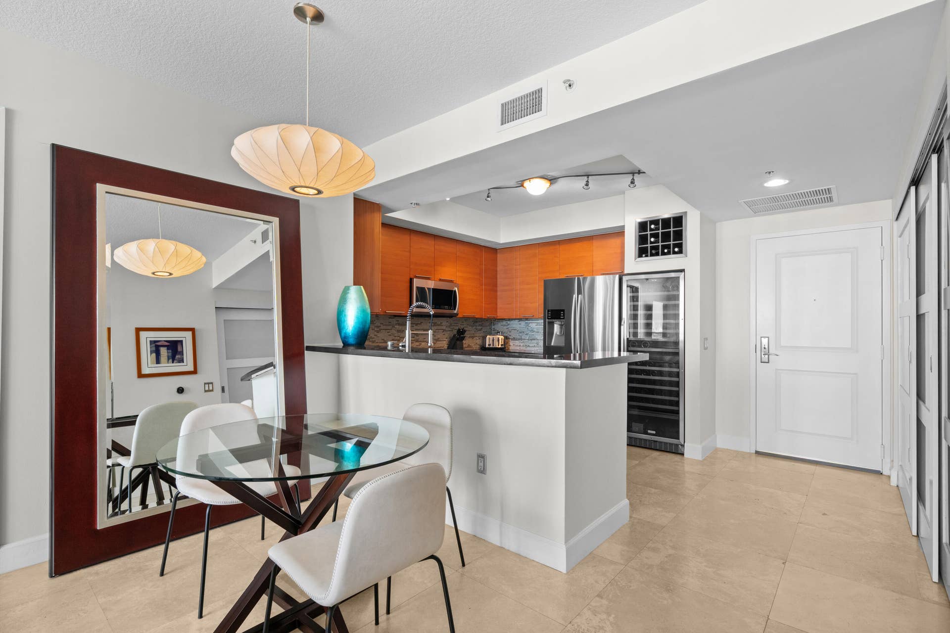 350 SE 2ND Street, #2040, Fort Lauderdale, FL 33301 Dining Area