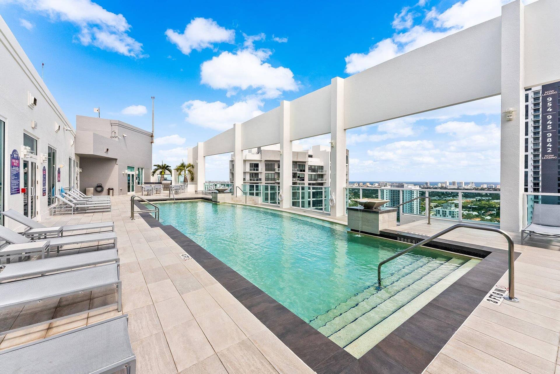 350 SE 2ND Street, #2040, Fort Lauderdale, FL 33301 Infinity Edge Rooftop Pool