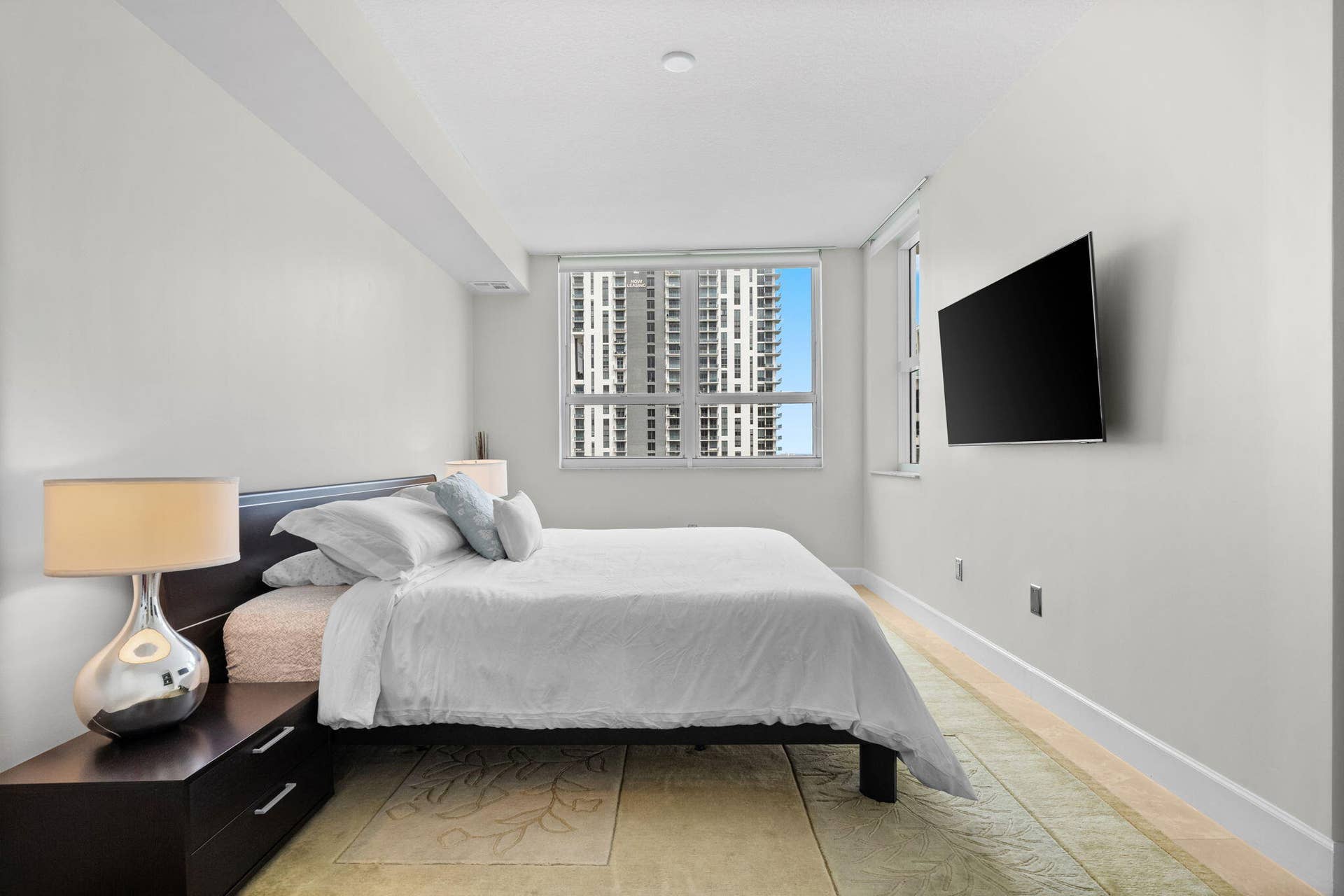 350 SE 2ND Street, #2040, Fort Lauderdale, FL 33301 Primary Bedroom - King size bed