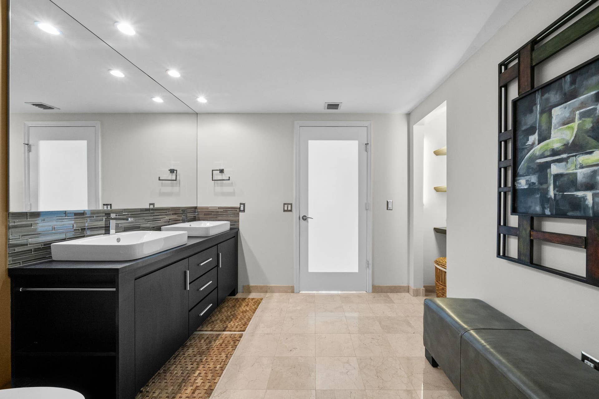 350 SE 2ND Street, #2040, Fort Lauderdale, FL 33301 Primary Bathroom - Dual sinks, shower & tub