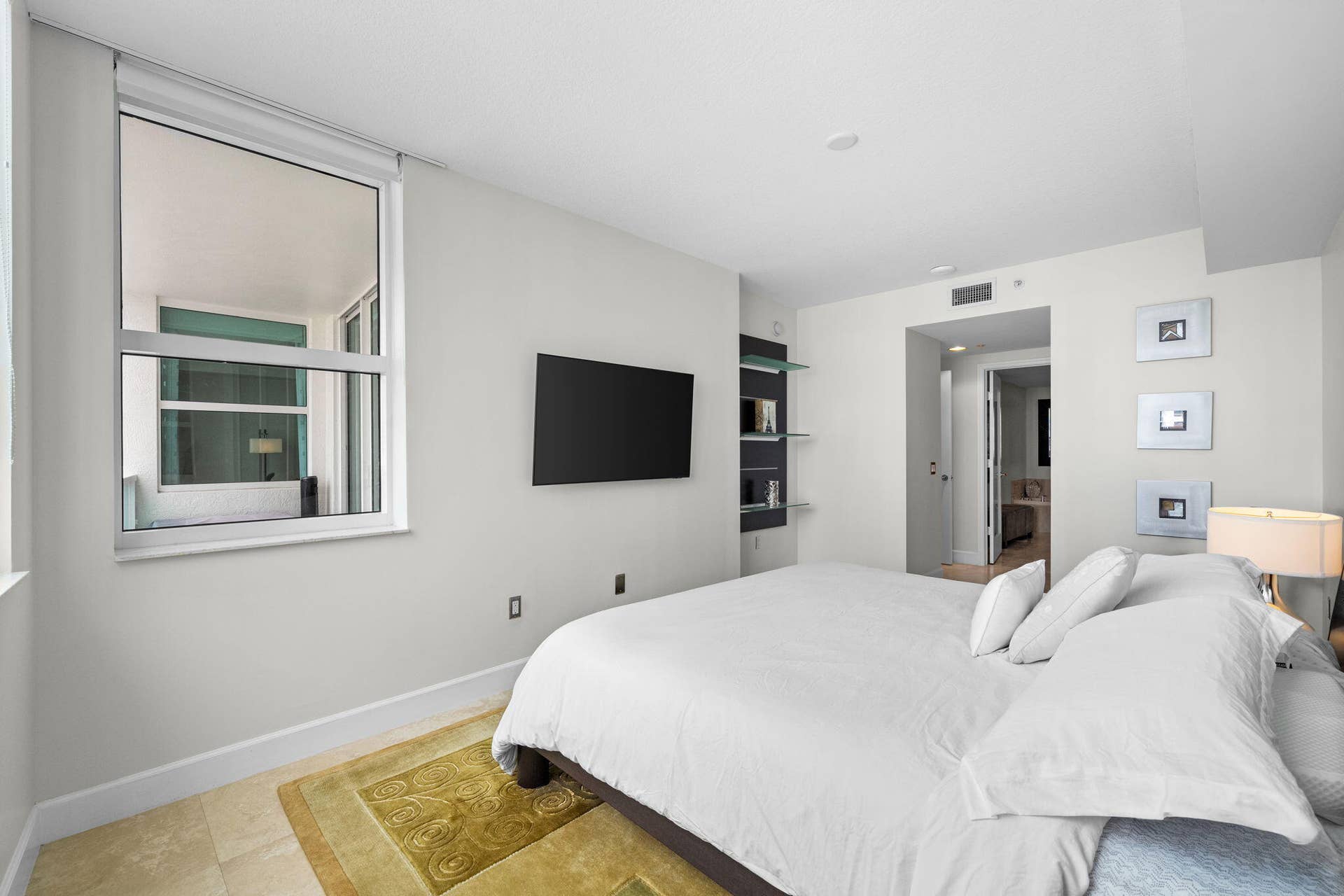 350 SE 2ND Street, #2040, Fort Lauderdale, FL 33301 Primary Bedroom - King size bed
